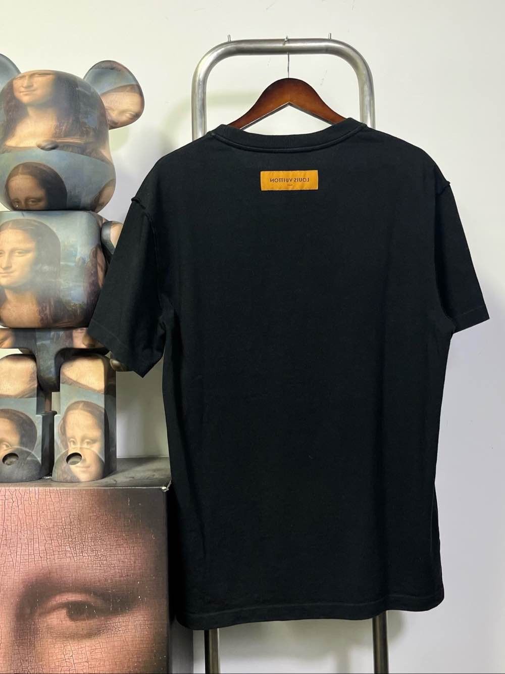 Louis Vuitton Louis Vuitton Logo Patch T-Shirt Size XL Size US XL / EU 56 / 4 - 2 Thumbnail