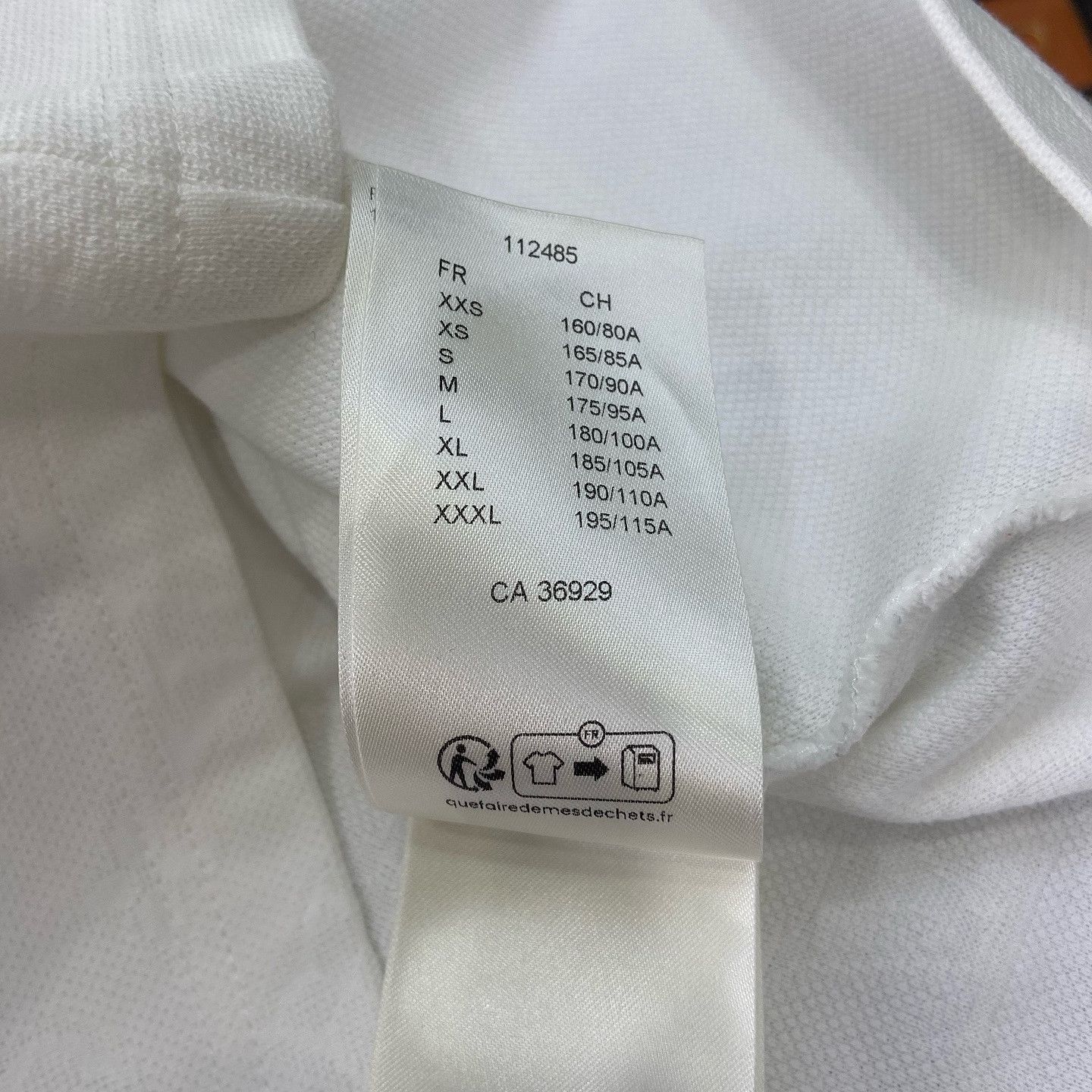 Louis Vuitton Louis Vuitton Monogram Pocket T-Shirt Size S Size US S / EU 44-46 / 1 - 6 Thumbnail
