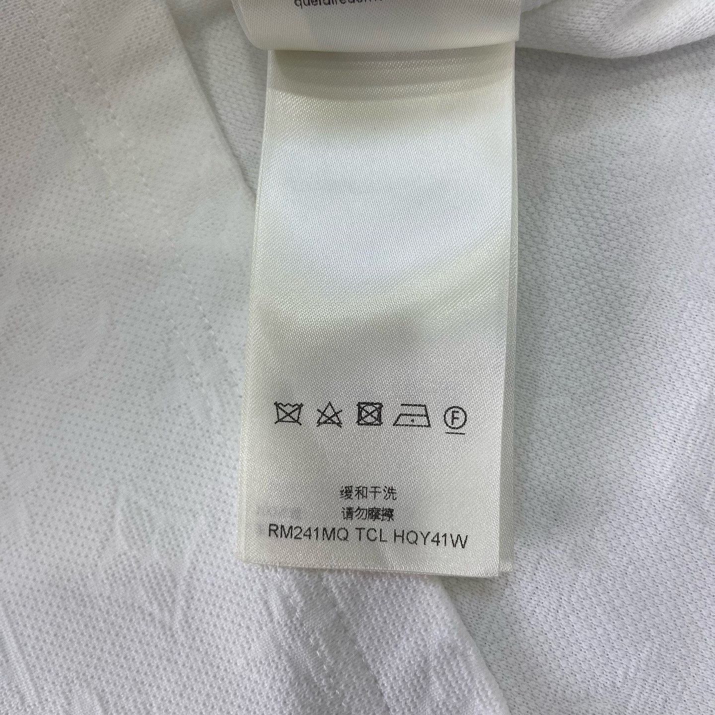 Louis Vuitton Louis Vuitton Monogram Pocket T-Shirt Size S Size US S / EU 44-46 / 1 - 7 Thumbnail