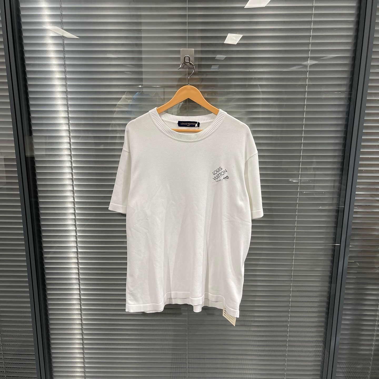 Louis Vuitton Louis Vuitton Logo Embroidered T-Shirt Size L Size US L / EU 52-54 / 3 - 7 Thumbnail