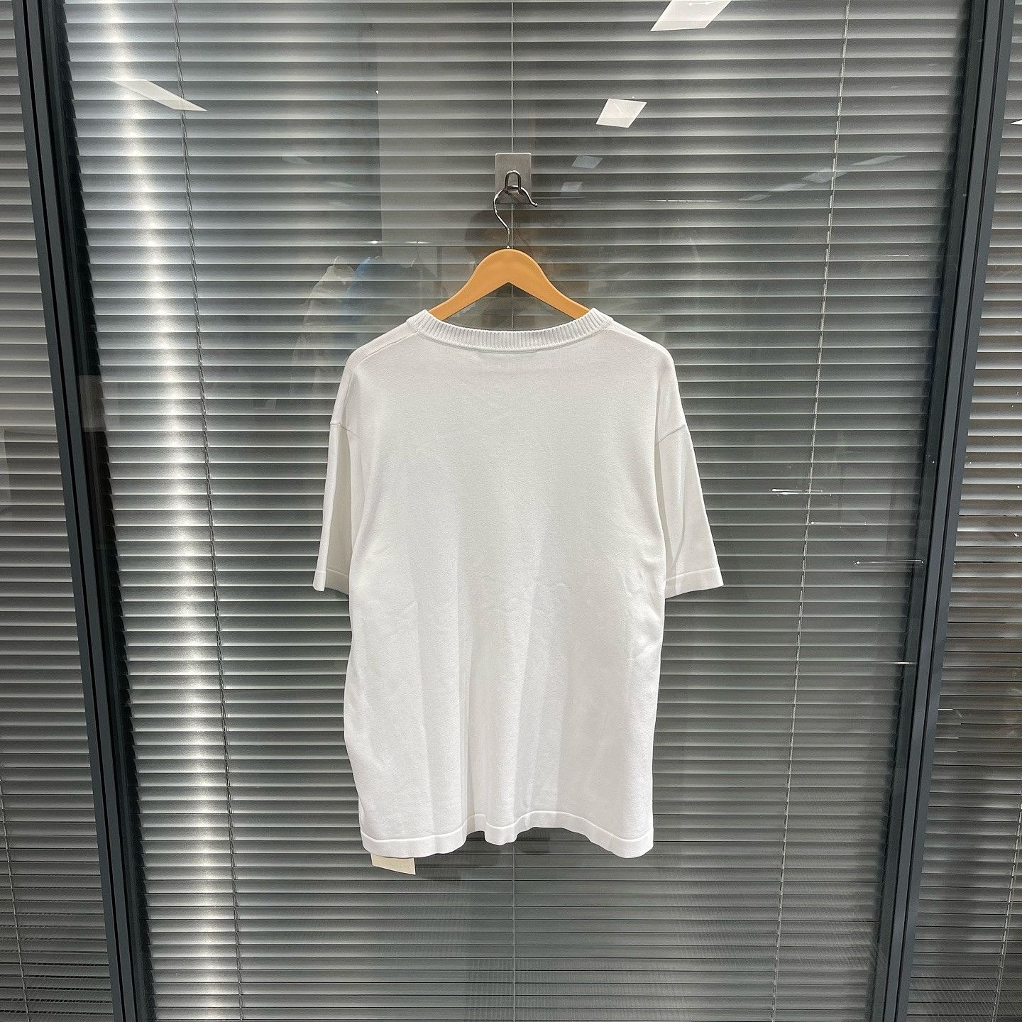 Louis Vuitton Louis Vuitton Logo Embroidered T-Shirt Size L Size US L / EU 52-54 / 3 - 2 Thumbnail
