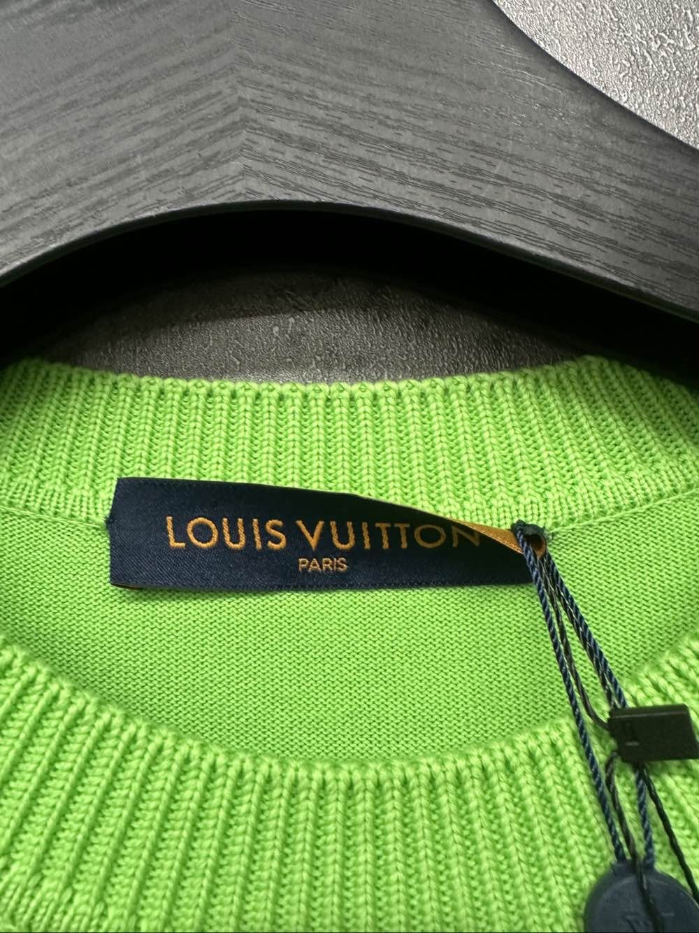 Louis Vuitton Louis Vuitton Logo Embroidered Knit T-Shirt Size L Size US L / EU 52-54 / 3 - 3 Thumbnail