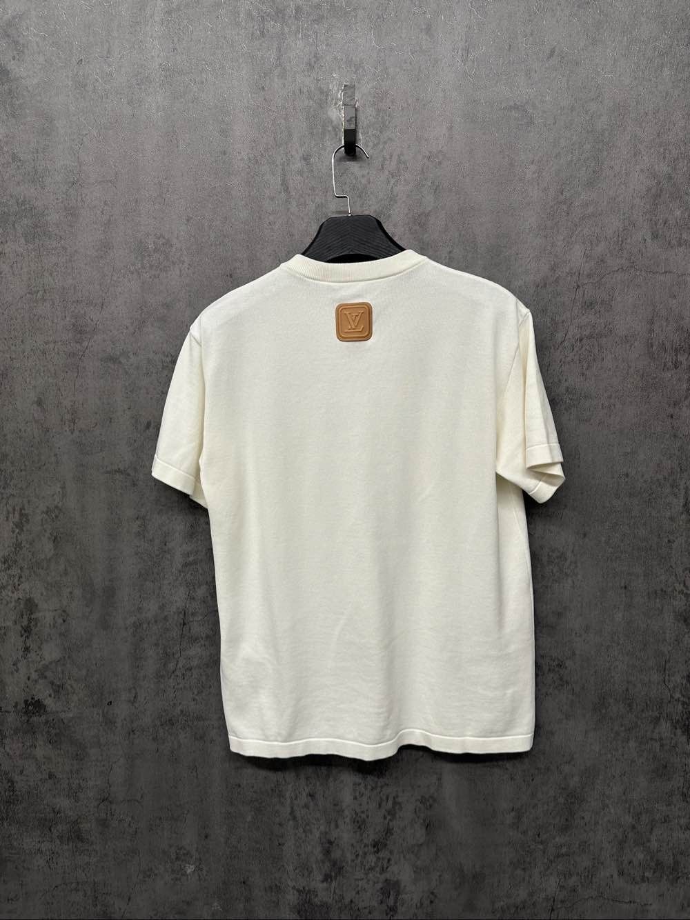 Louis Vuitton Louis Vuitton Leather Patch Logo T-Shirt Size S Size US S / EU 44-46 / 1 - 2 Thumbnail