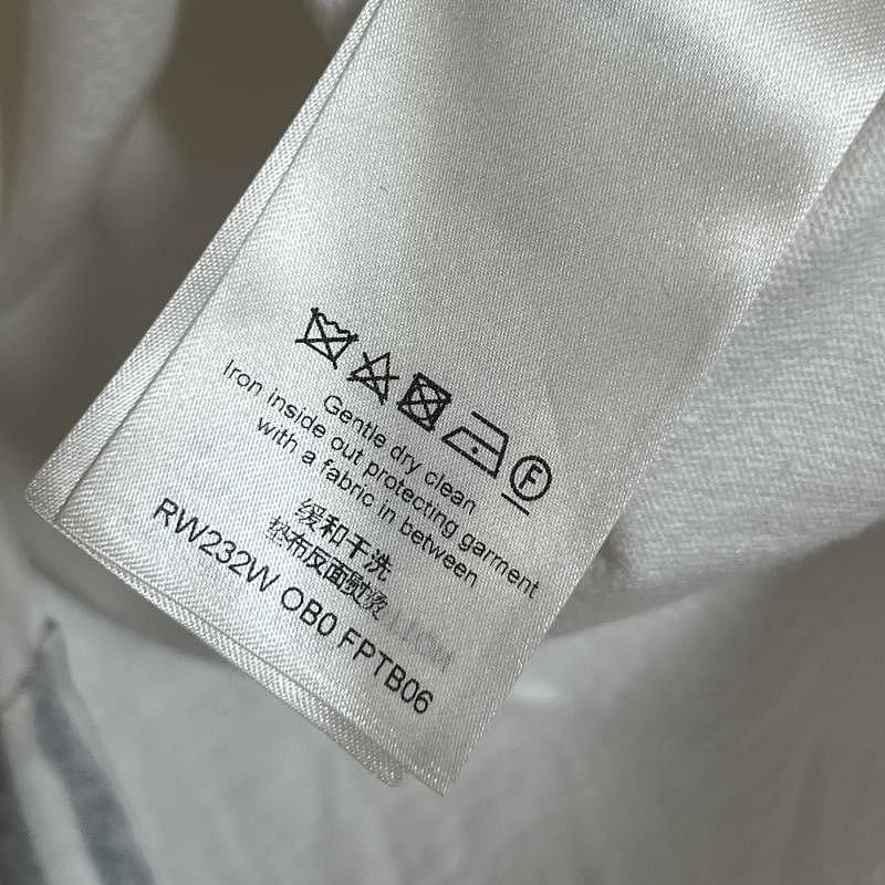 Louis Vuitton Louis Vuitton Flocked Logo Short Sleeve T-Shirt Size M Size M / US 6-8 / IT 42-44 - 4 Thumbnail