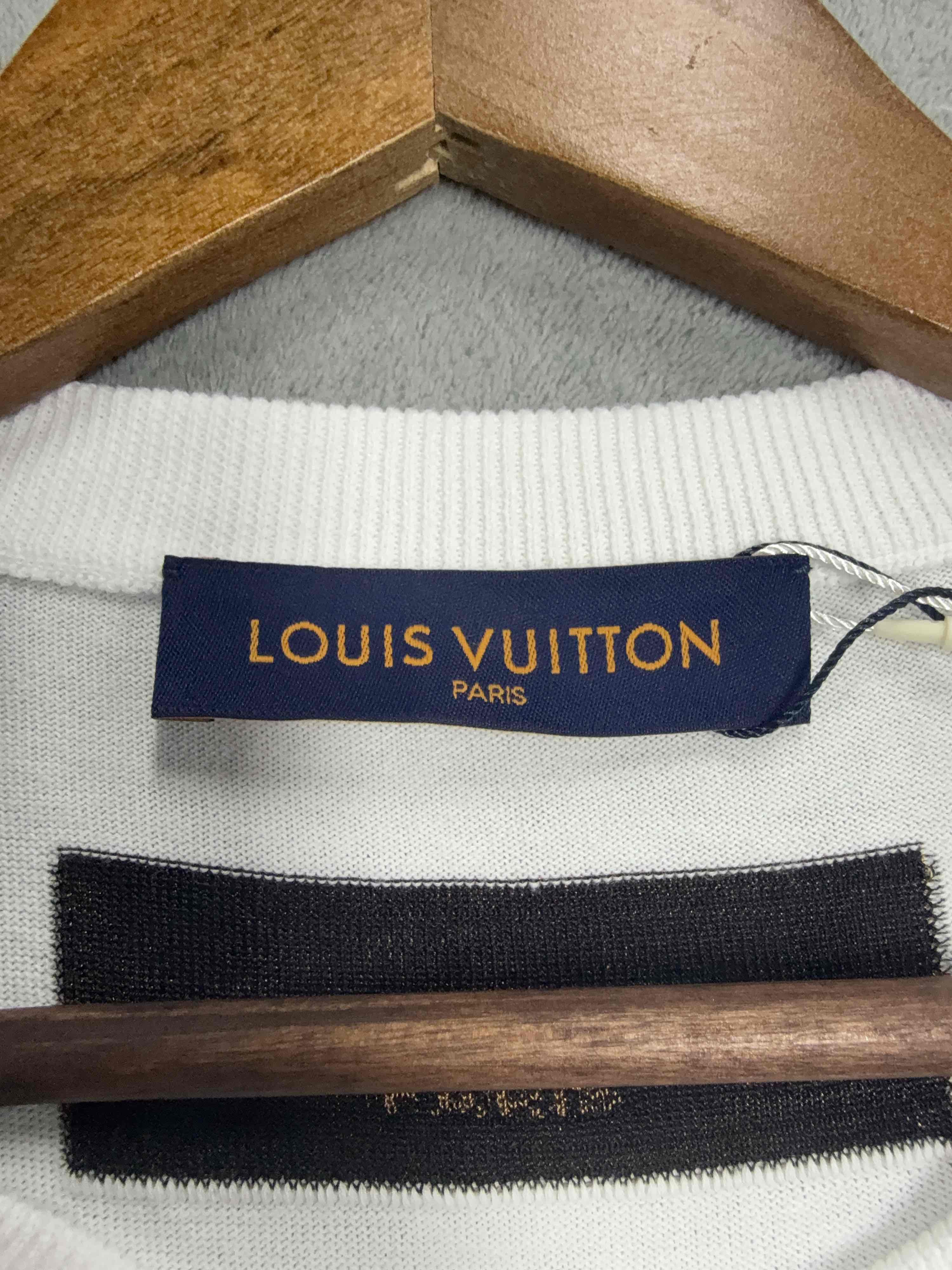 Louis Vuitton Louis Vuitton Oval Logo T-Shirt Size M Size US M / EU 48-50 / 2 - 3 Thumbnail