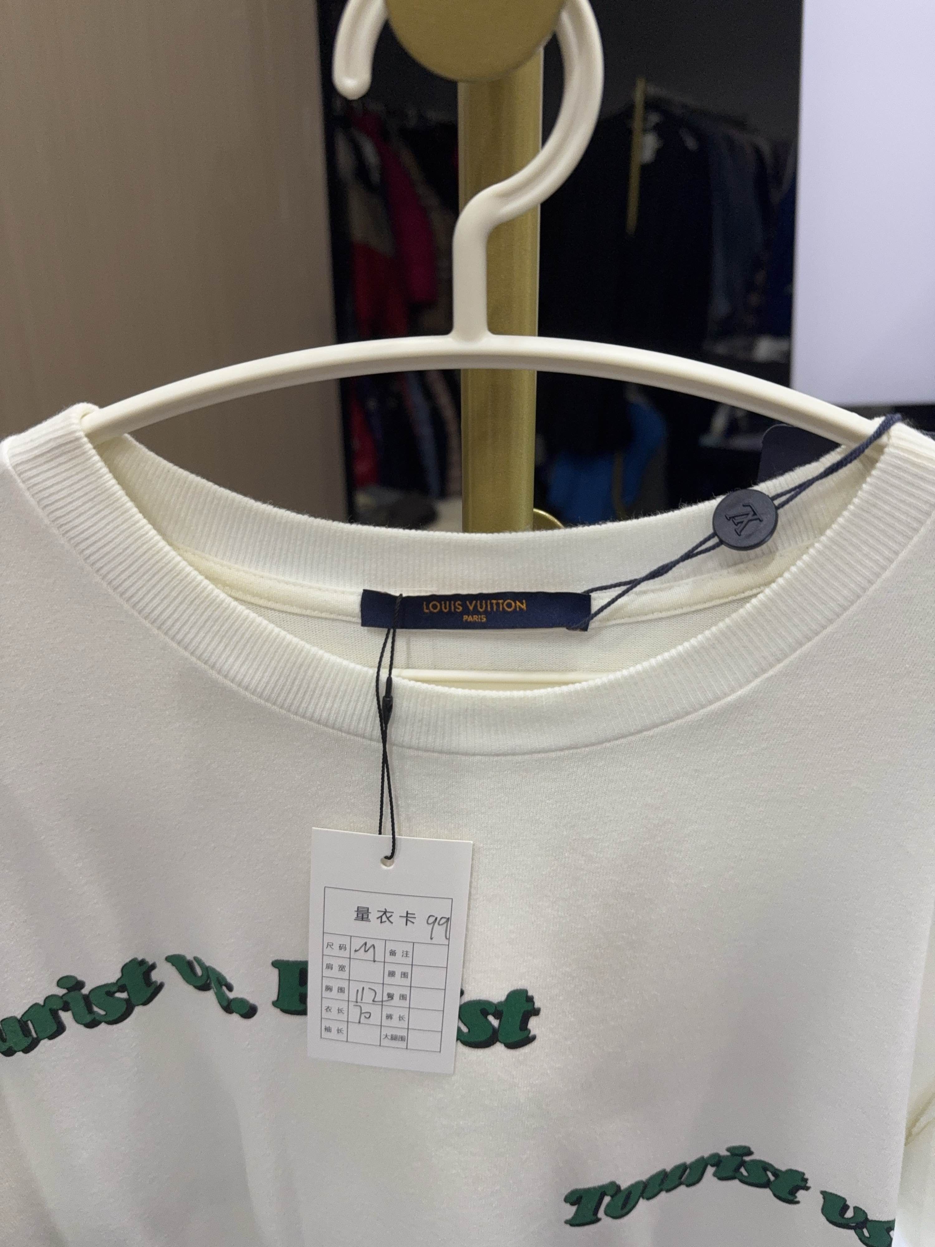 Louis Vuitton Louis Vuitton Tourist vs. Purist T-Shirt Size M Size US M / EU 48-50 / 2 - 5 Thumbnail