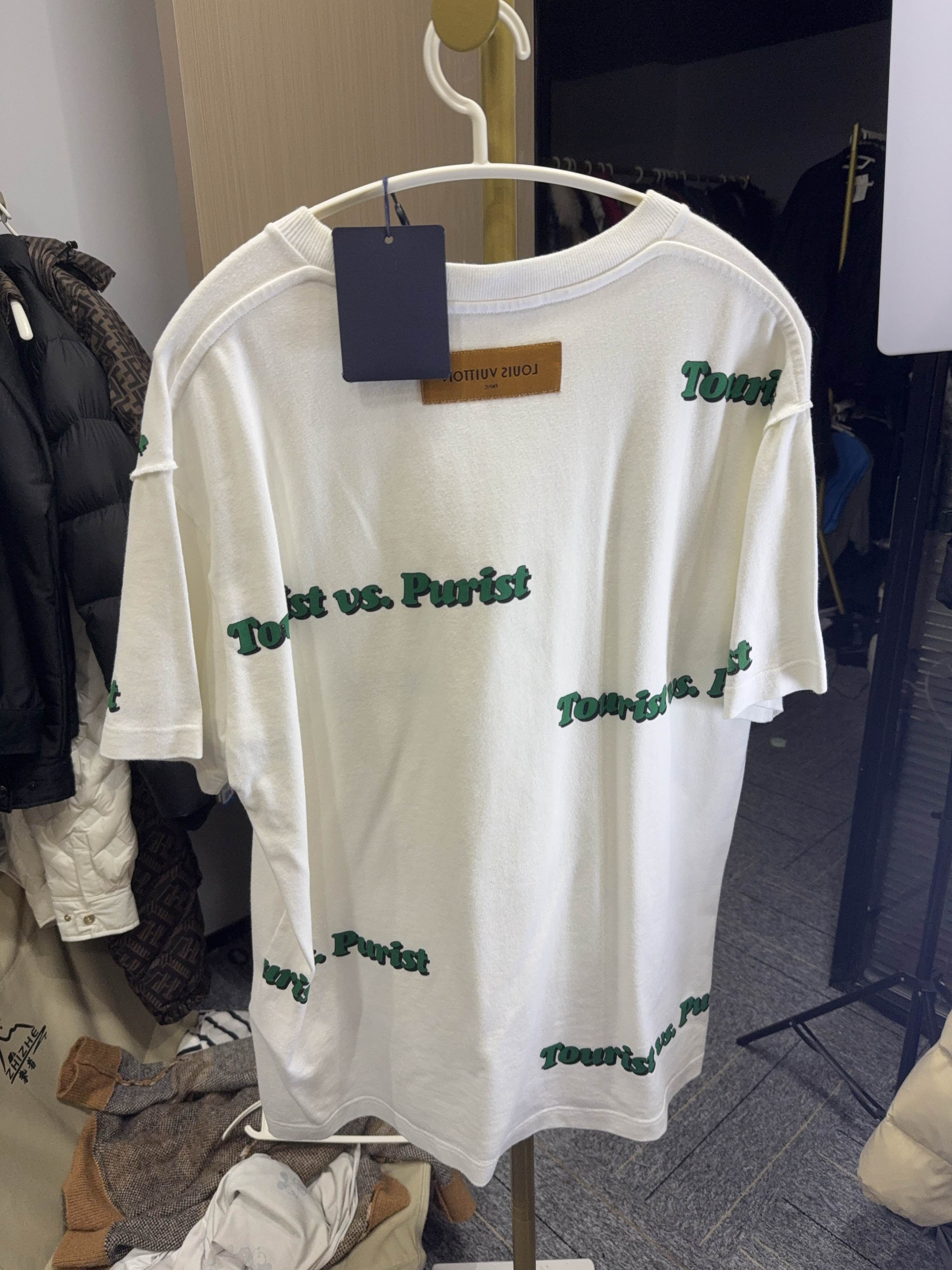 Louis Vuitton Louis Vuitton Tourist vs. Purist T-Shirt Size M Size US M / EU 48-50 / 2 - 2 Thumbnail