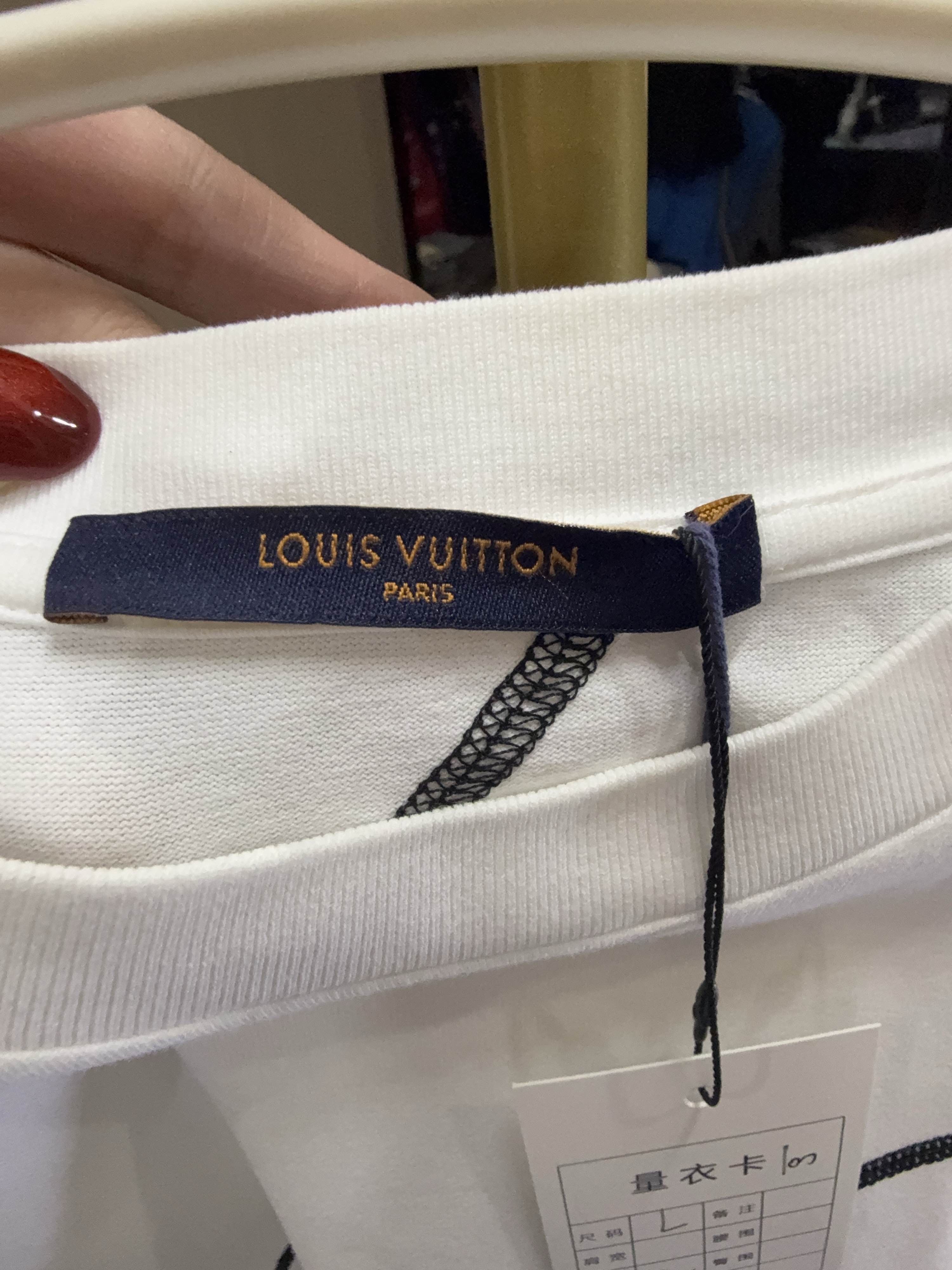 Louis Vuitton Louis Vuitton x NBA Basketball Print T-Shirt Size L Size US L / EU 52-54 / 3 - 3 Thumbnail