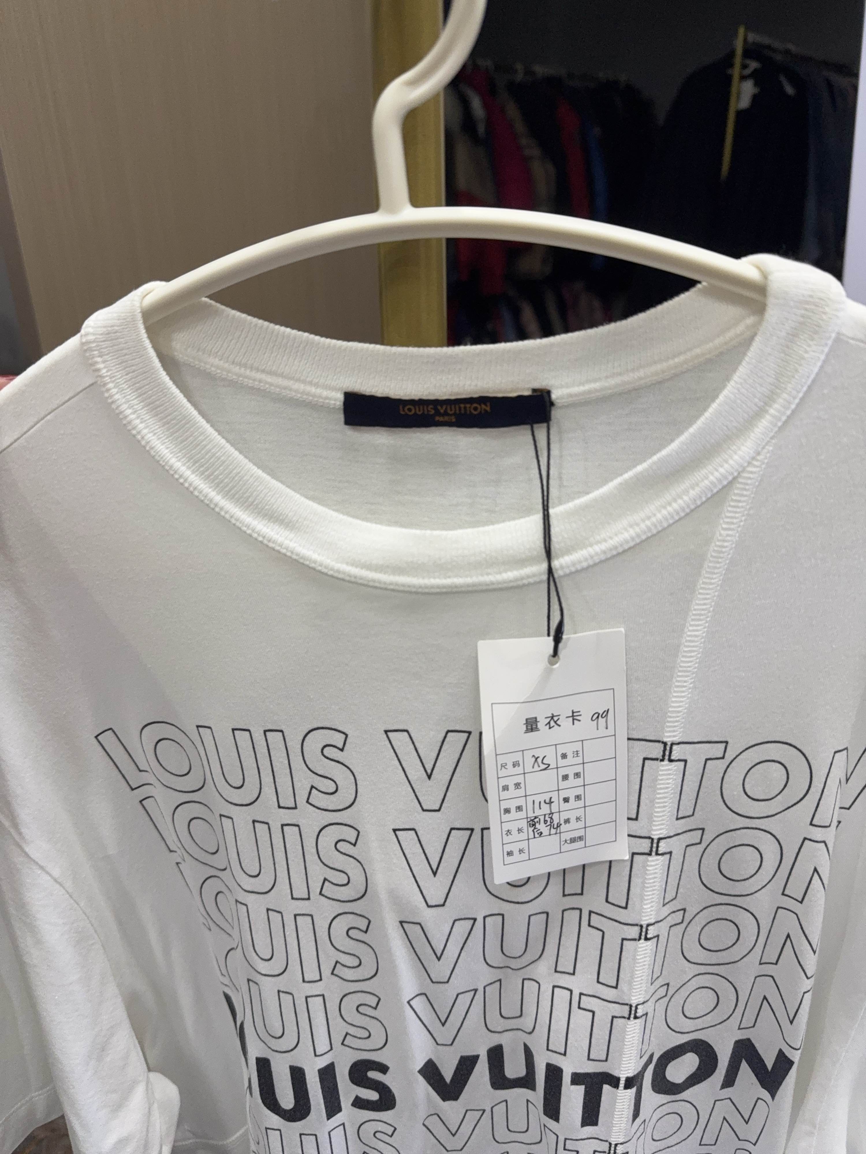 Louis Vuitton Louis Vuitton Logo Print T-Shirt XS Size US XS / EU 42 / 0 - 3 Thumbnail