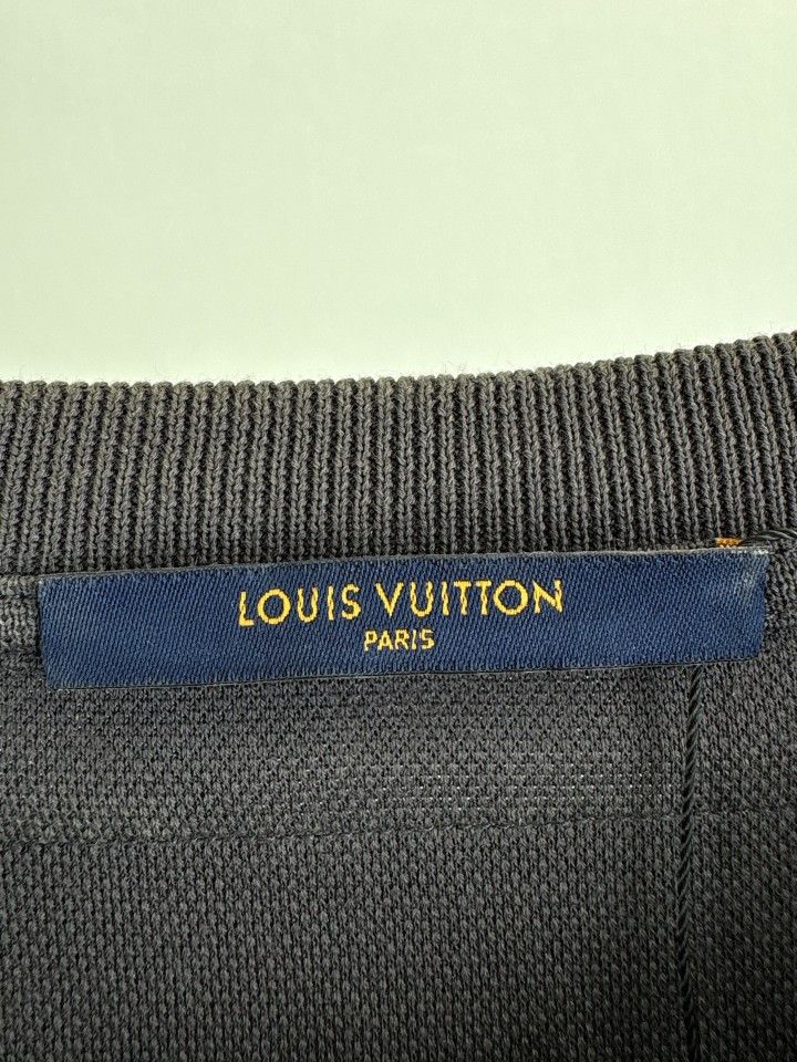 Louis Vuitton Louis Vuitton Notre Dame T-Shirt Size XXL Size US XXL / EU 58 / 5 - 3 Thumbnail