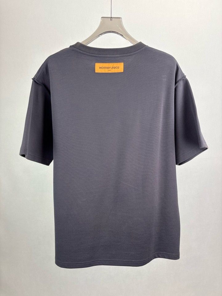 Louis Vuitton Louis Vuitton Notre Dame T-Shirt Size XXL Size US XXL / EU 58 / 5 - 2 Thumbnail
