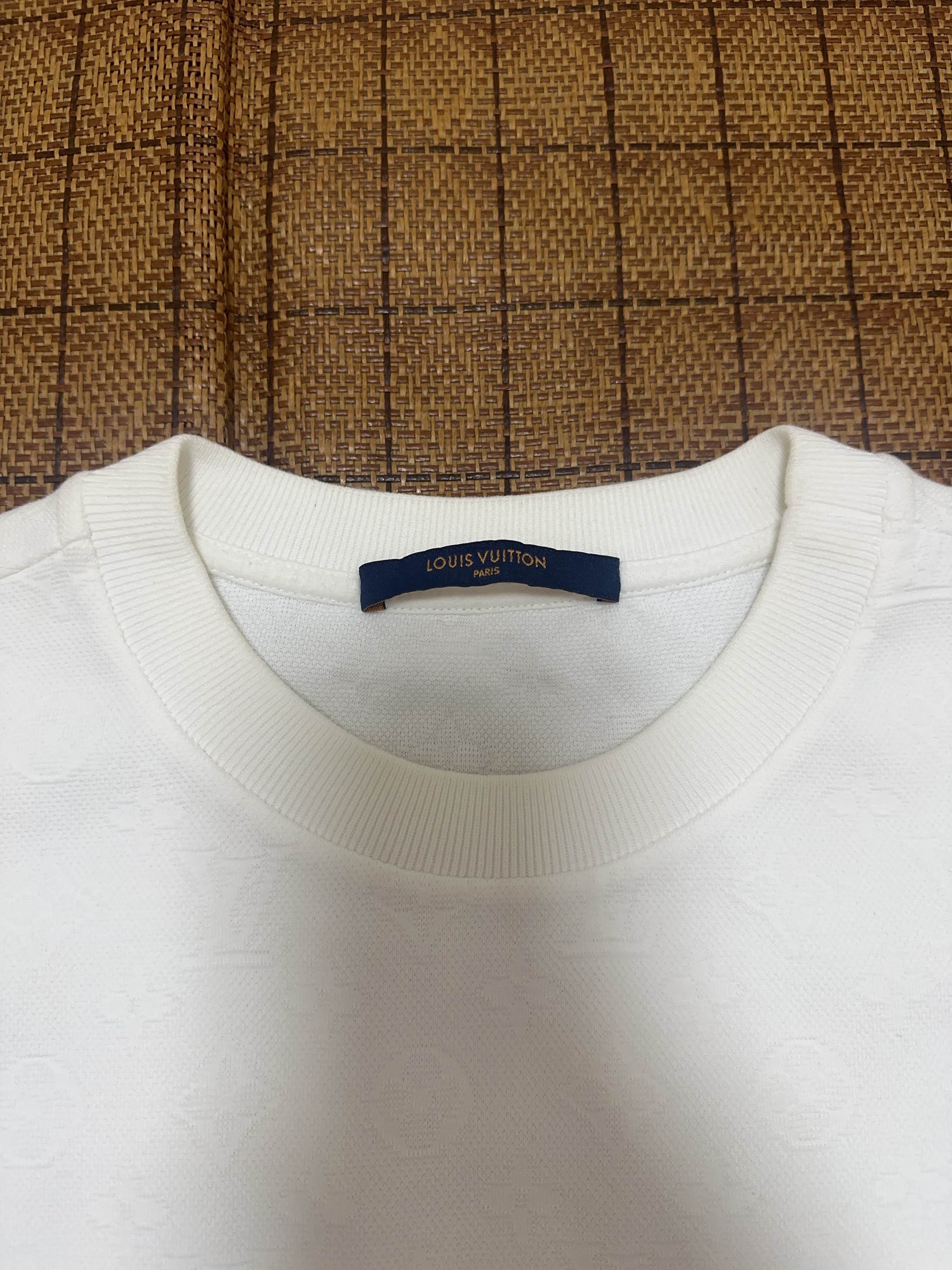 Louis Vuitton Louis Vuitton Monogram Pocket T-Shirt Size XS Size US XS / EU 42 / 0 - 6 Thumbnail