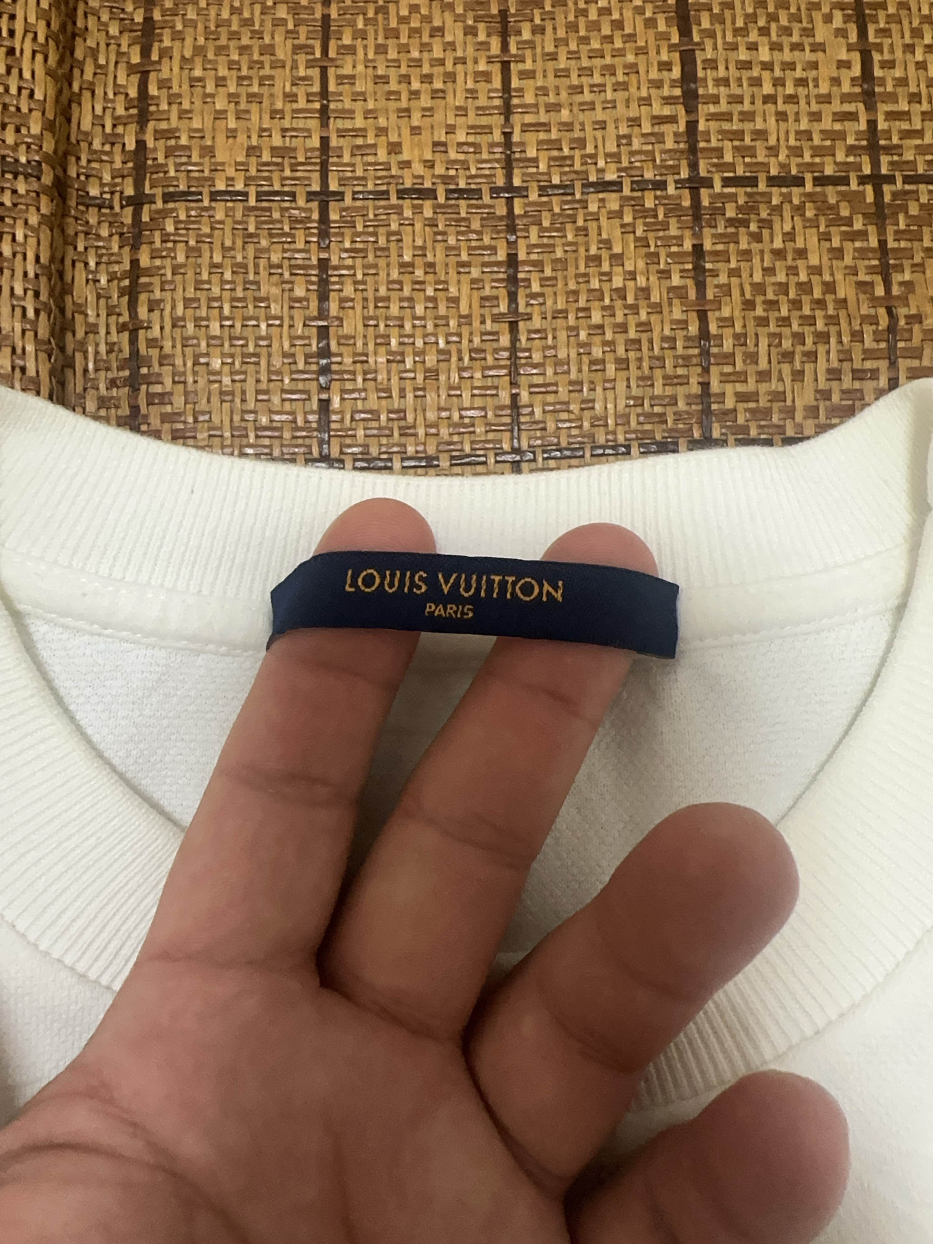 Louis Vuitton Louis Vuitton Monogram Pocket T-Shirt Size XS Size US XS / EU 42 / 0 - 3 Thumbnail