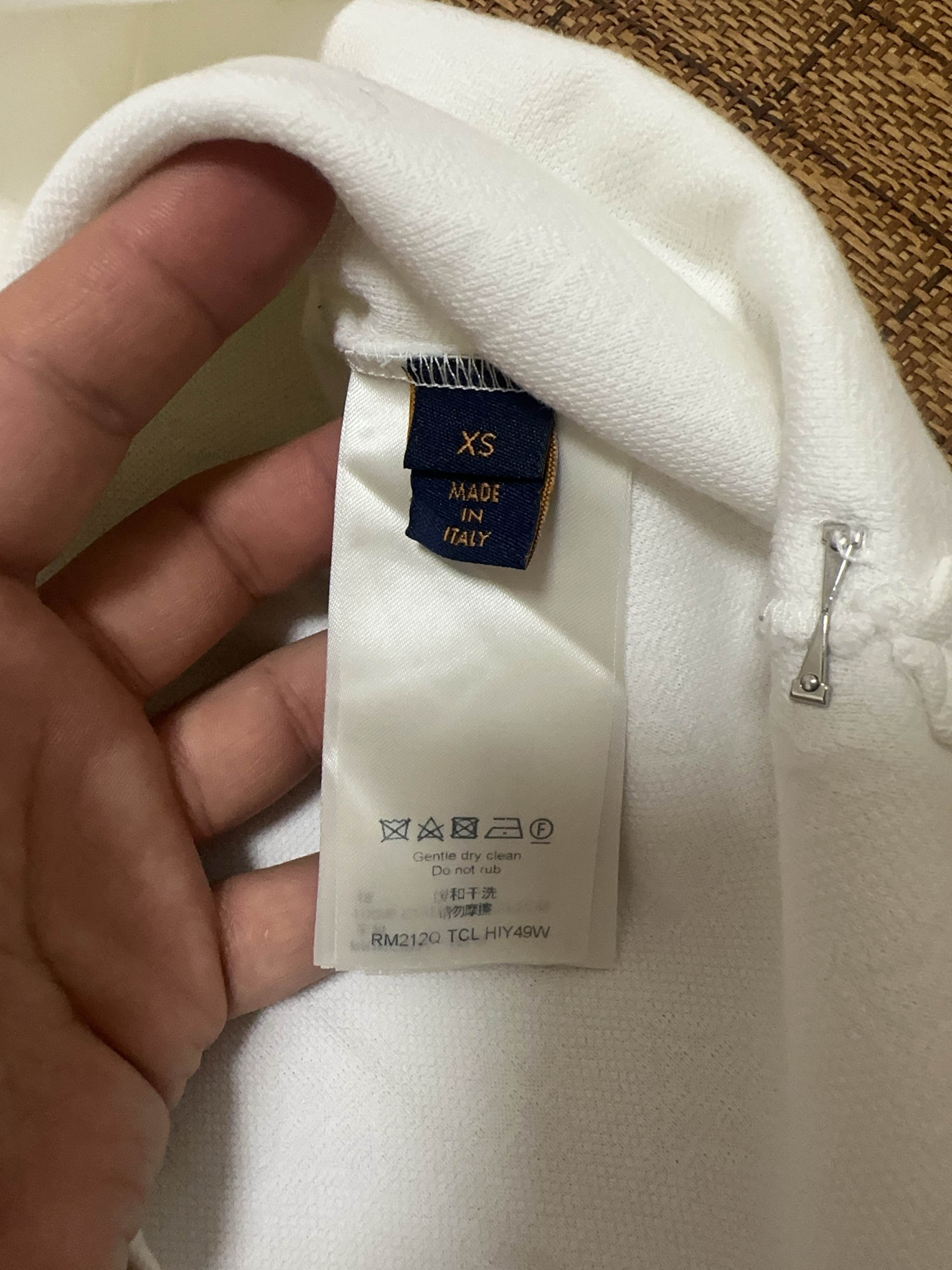 Louis Vuitton Louis Vuitton Monogram Pocket T-Shirt Size XS Size US XS / EU 42 / 0 - 4 Thumbnail