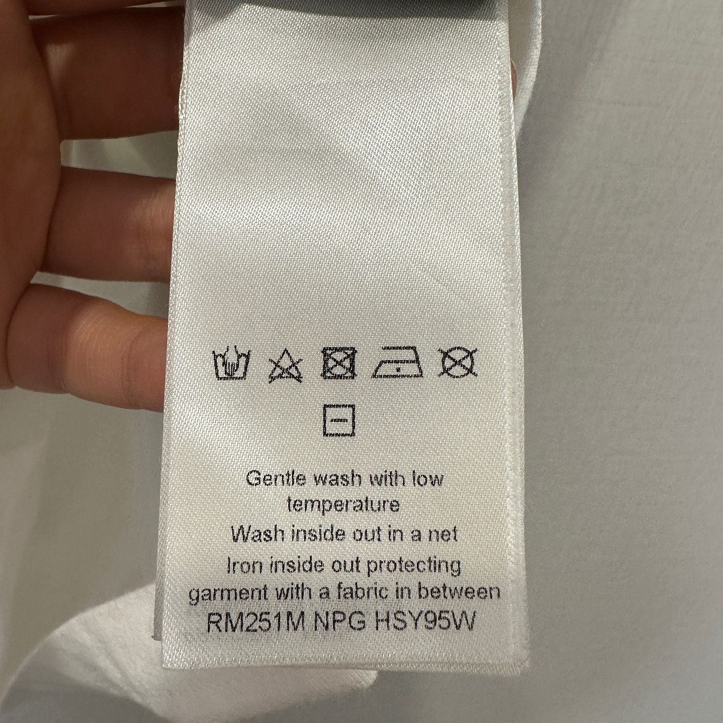 Louis Vuitton Louis Vuitton LV-vers Graphic T-Shirt Size L Size US L / EU 52-54 / 3 - 4 Thumbnail