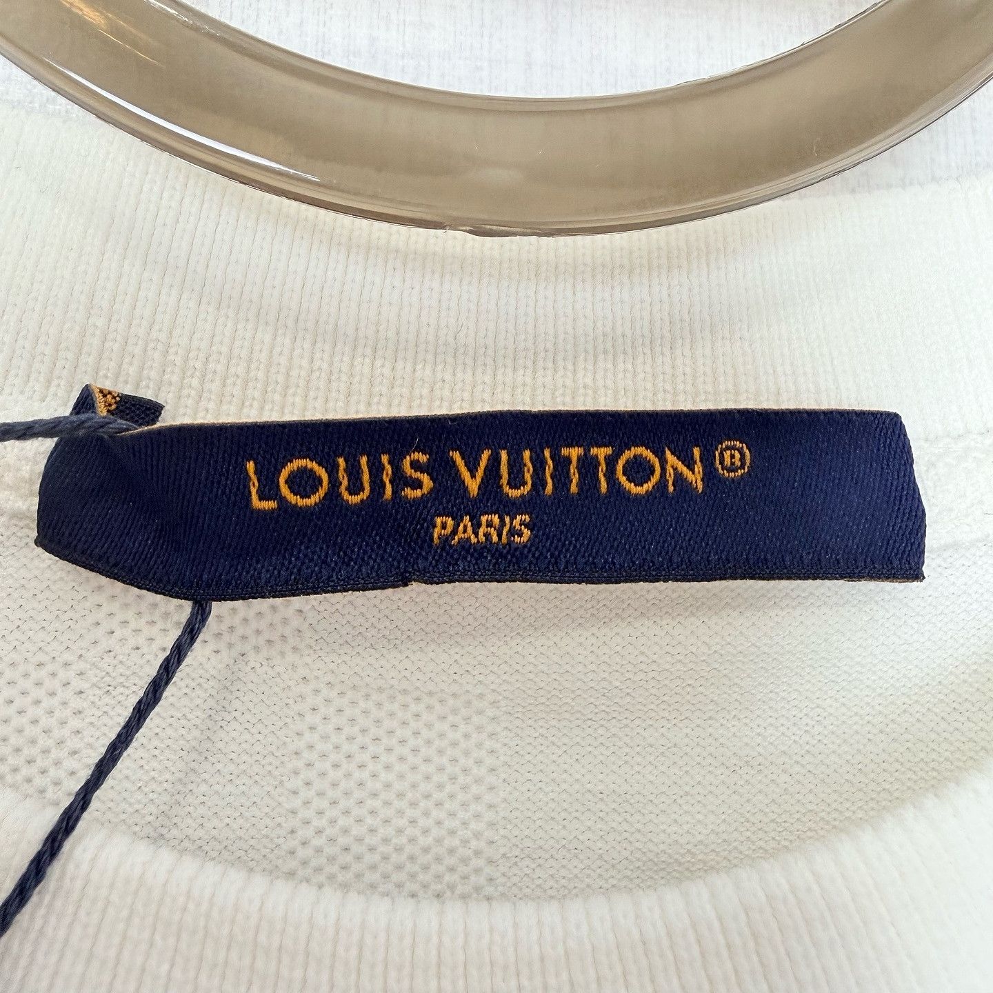 Louis Vuitton Louis Vuitton Embossed Pocket T-Shirt Size M Size US M / EU 48-50 / 2 - 3 Thumbnail