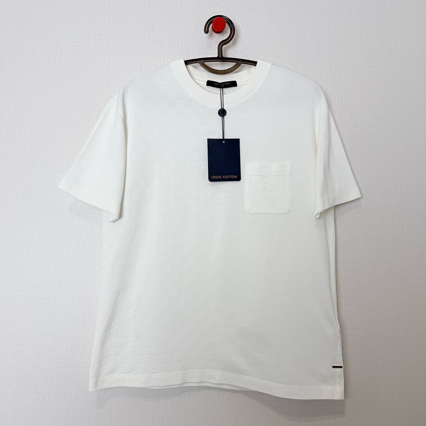 Louis Vuitton Louis Vuitton Embossed Pocket T-Shirt Size M Size US M / EU 48-50 / 2 - 6 Thumbnail