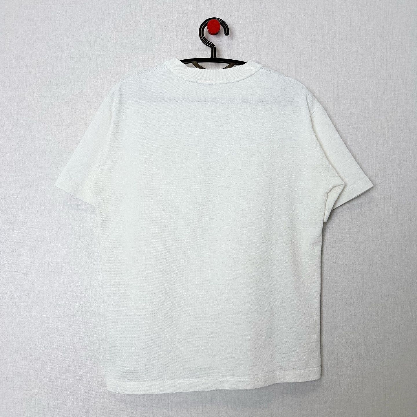 Louis Vuitton Louis Vuitton Embossed Pocket T-Shirt Size M Size US M / EU 48-50 / 2 - 2 Thumbnail