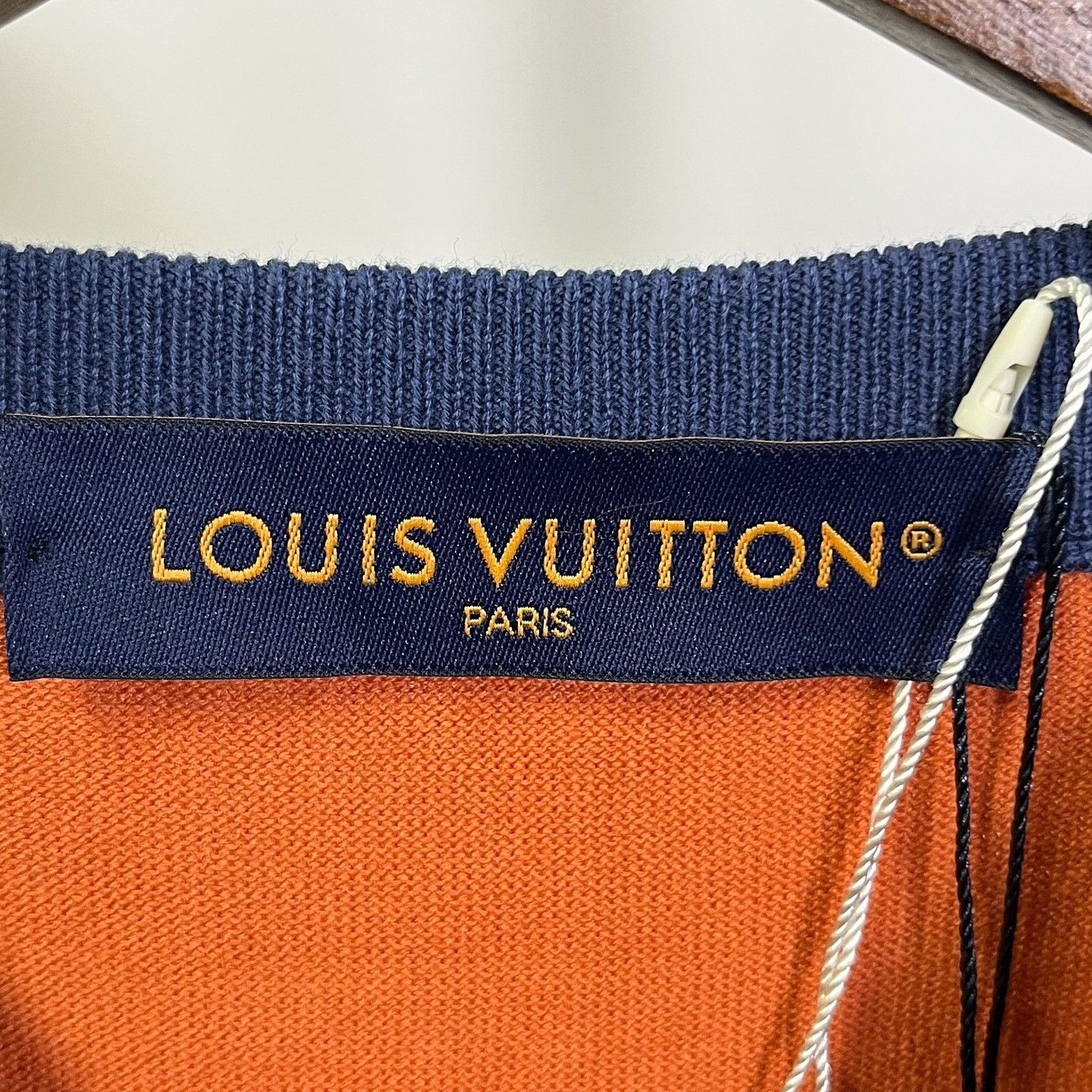 Louis Vuitton Louis Vuitton Logo T-Shirt Size M Size US M / EU 48-50 / 2 - 3 Thumbnail