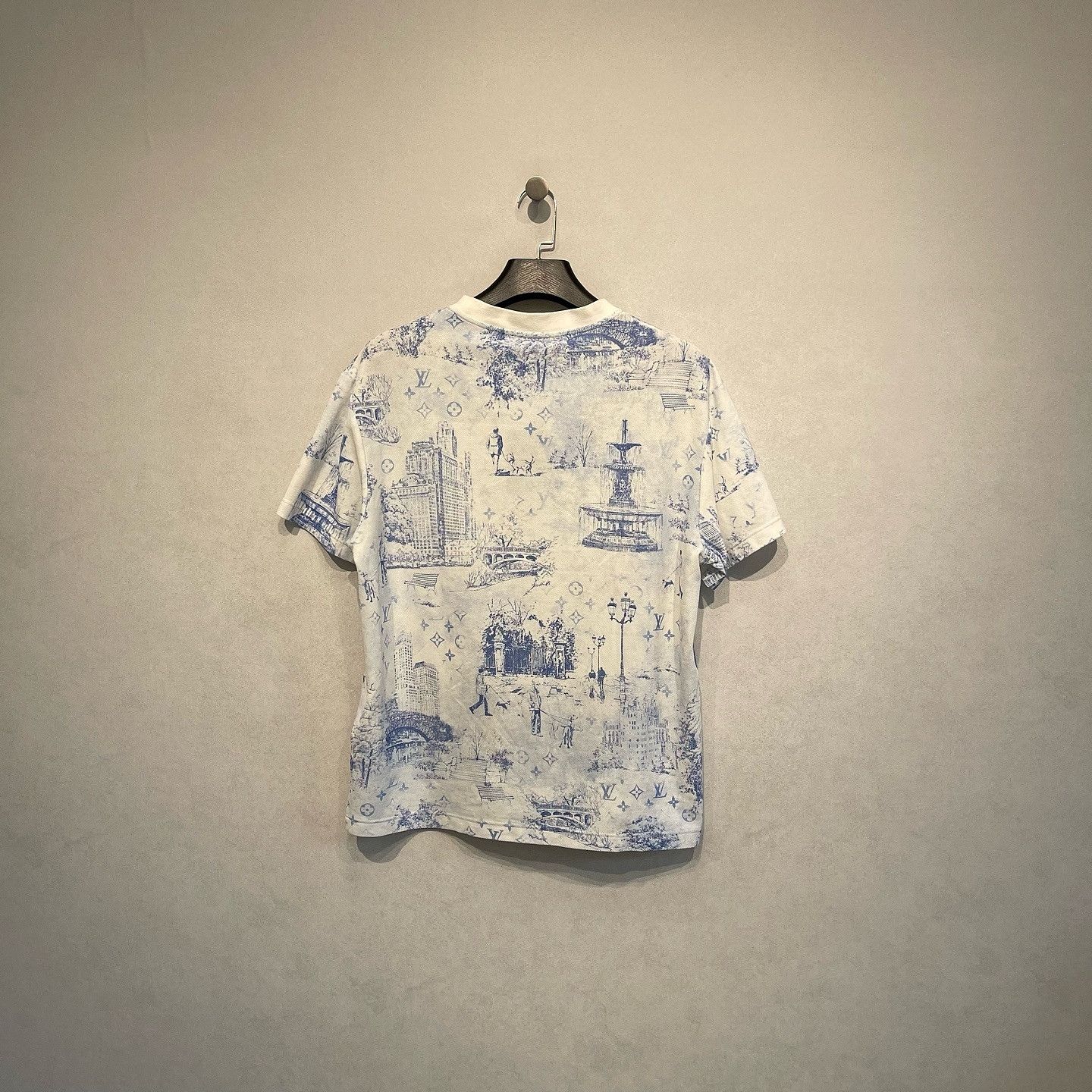 Louis Vuitton Louis Vuitton Scenic Print T-Shirt Size L Size US L / EU 52-54 / 3 - 2 Thumbnail