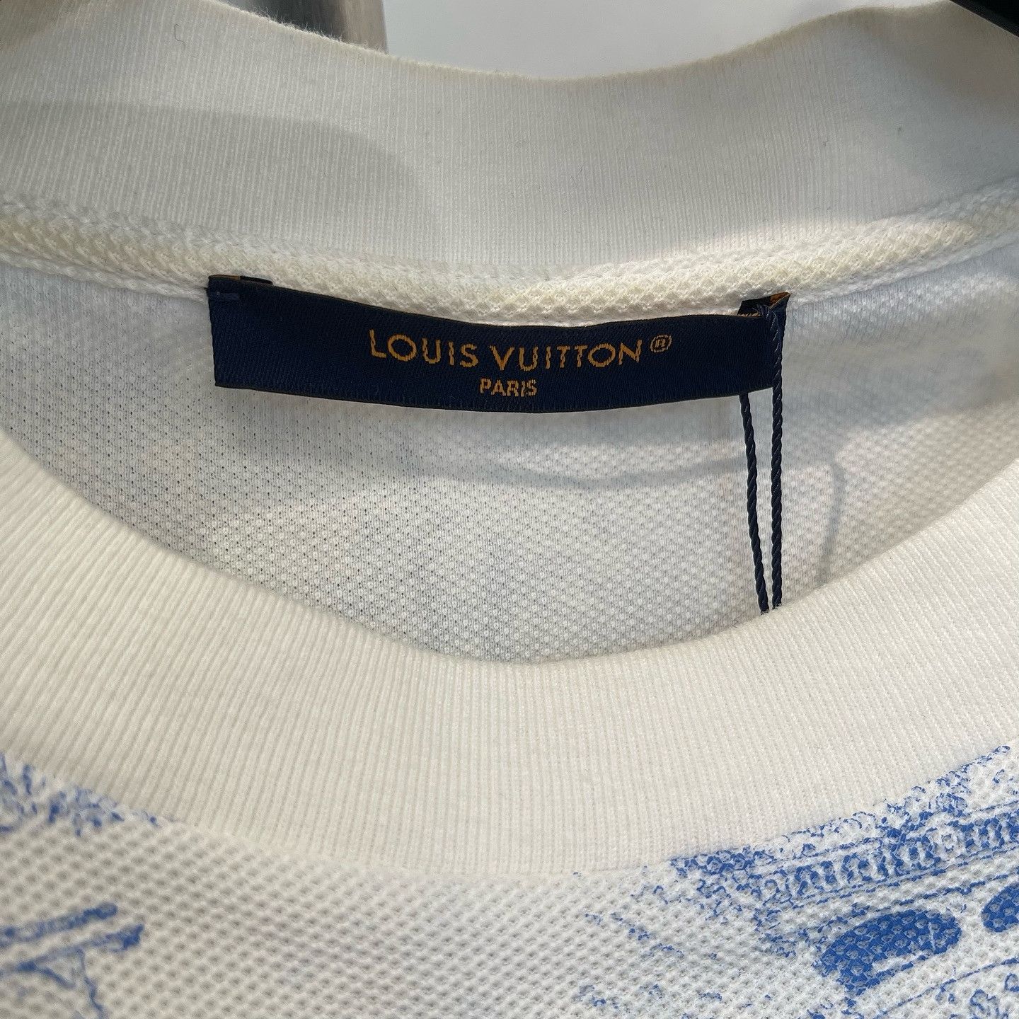 Louis Vuitton Louis Vuitton Scenic Print T-Shirt Size L Size US L / EU 52-54 / 3 - 3 Thumbnail