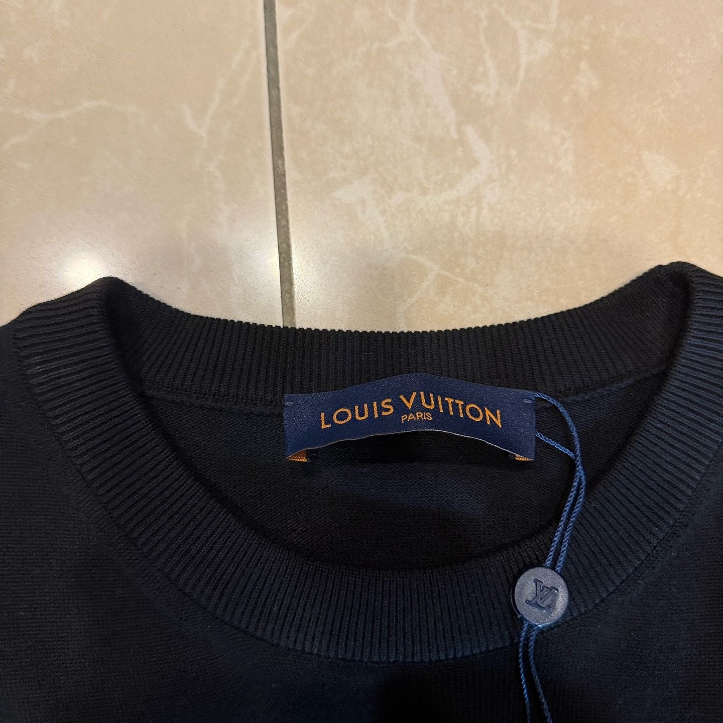Louis Vuitton Louis Vuitton Gradient Monogram T-Shirt Size M Size US M / EU 48-50 / 2 - 3 Thumbnail