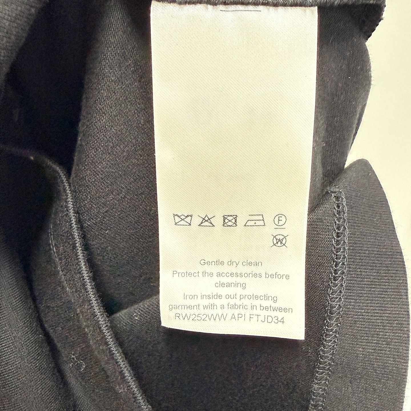 Louis Vuitton Louis Vuitton Side Strap T-Shirt Size S Size S / US 4 / IT 40 - 4 Thumbnail
