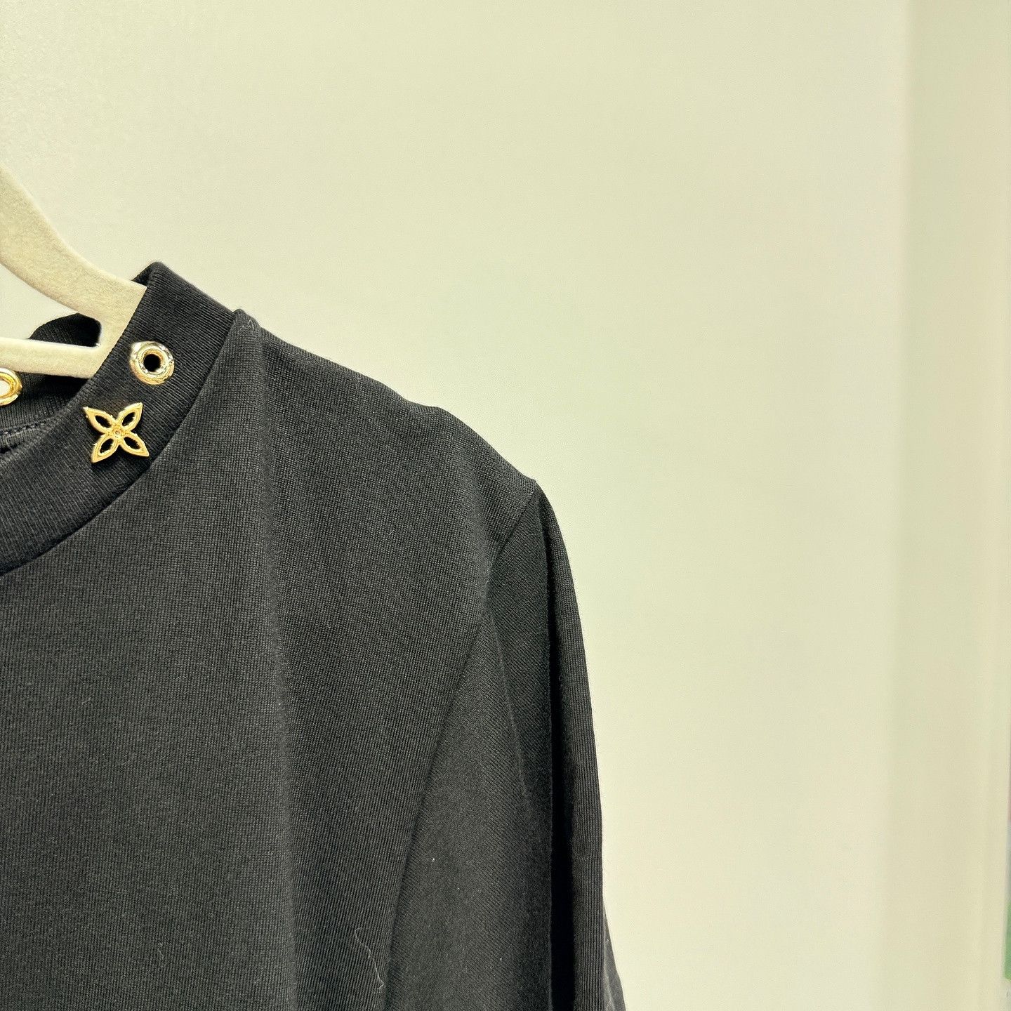 Louis Vuitton Louis Vuitton Side Strap T-Shirt Size S Size S / US 4 / IT 40 - 6 Thumbnail