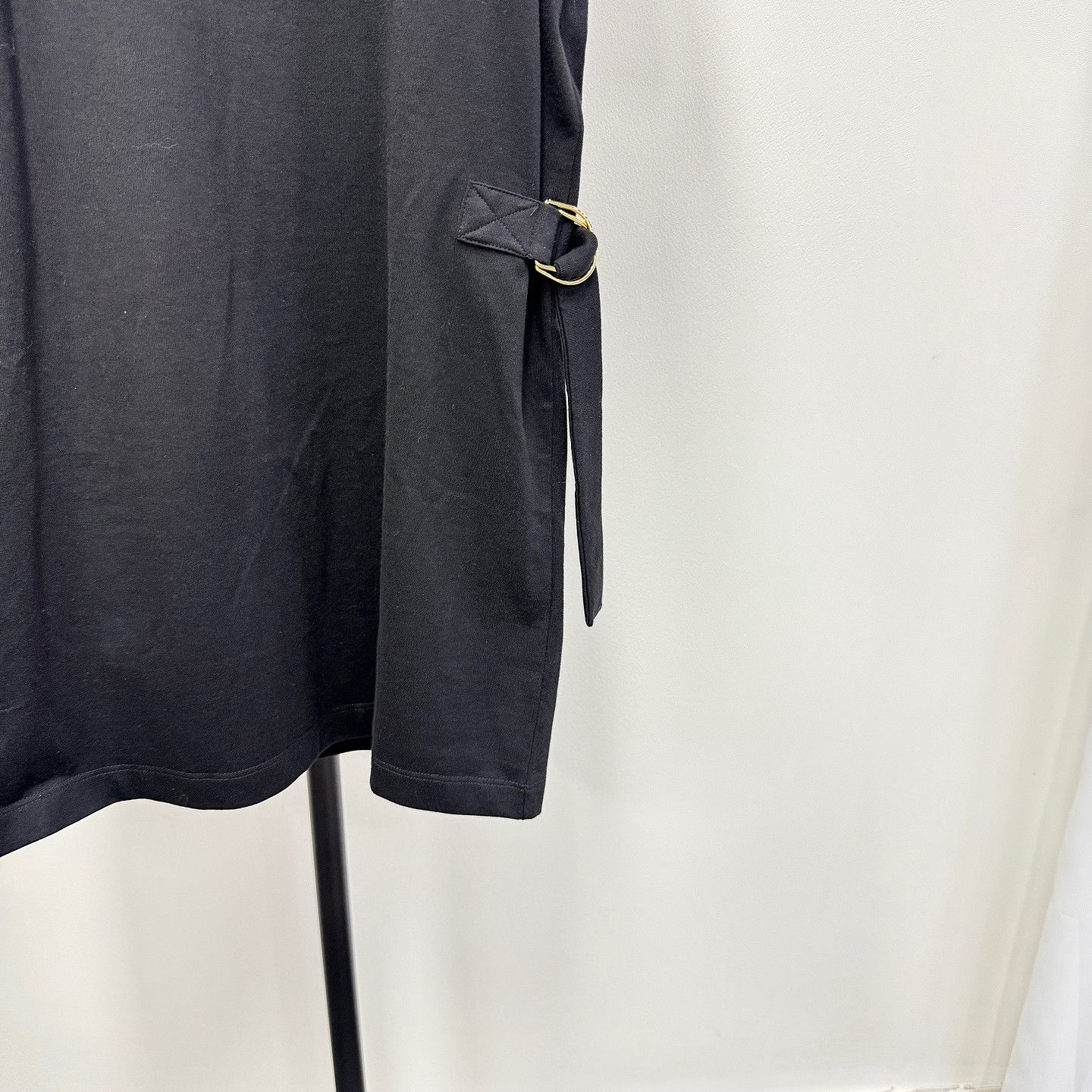 Louis Vuitton Louis Vuitton Side Strap T-Shirt Size S Size S / US 4 / IT 40 - 8 Thumbnail