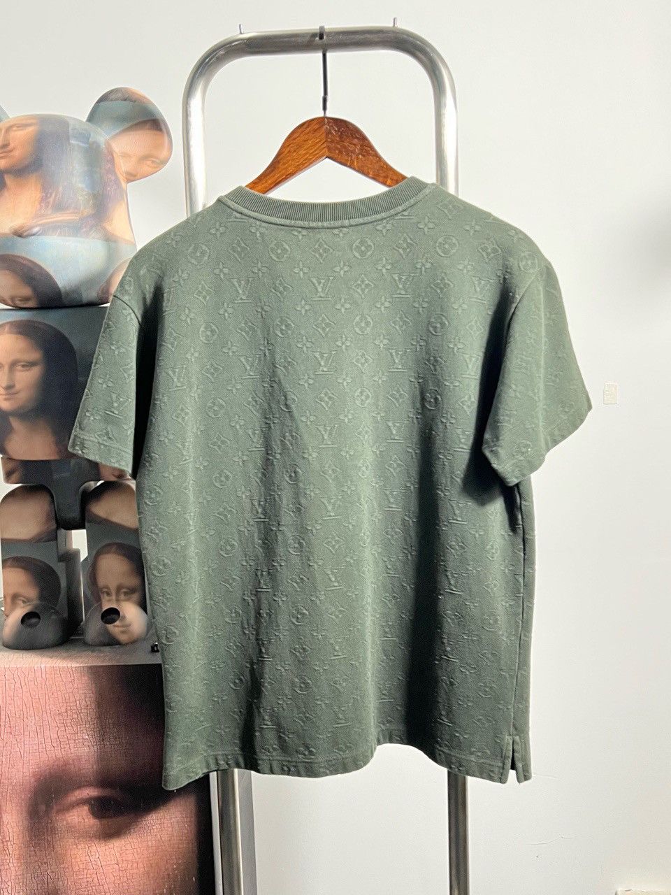 Louis Vuitton Louis Vuitton Monogram Embossed Pocket T-Shirt Size S Size US S / EU 44-46 / 1 - 2 Thumbnail