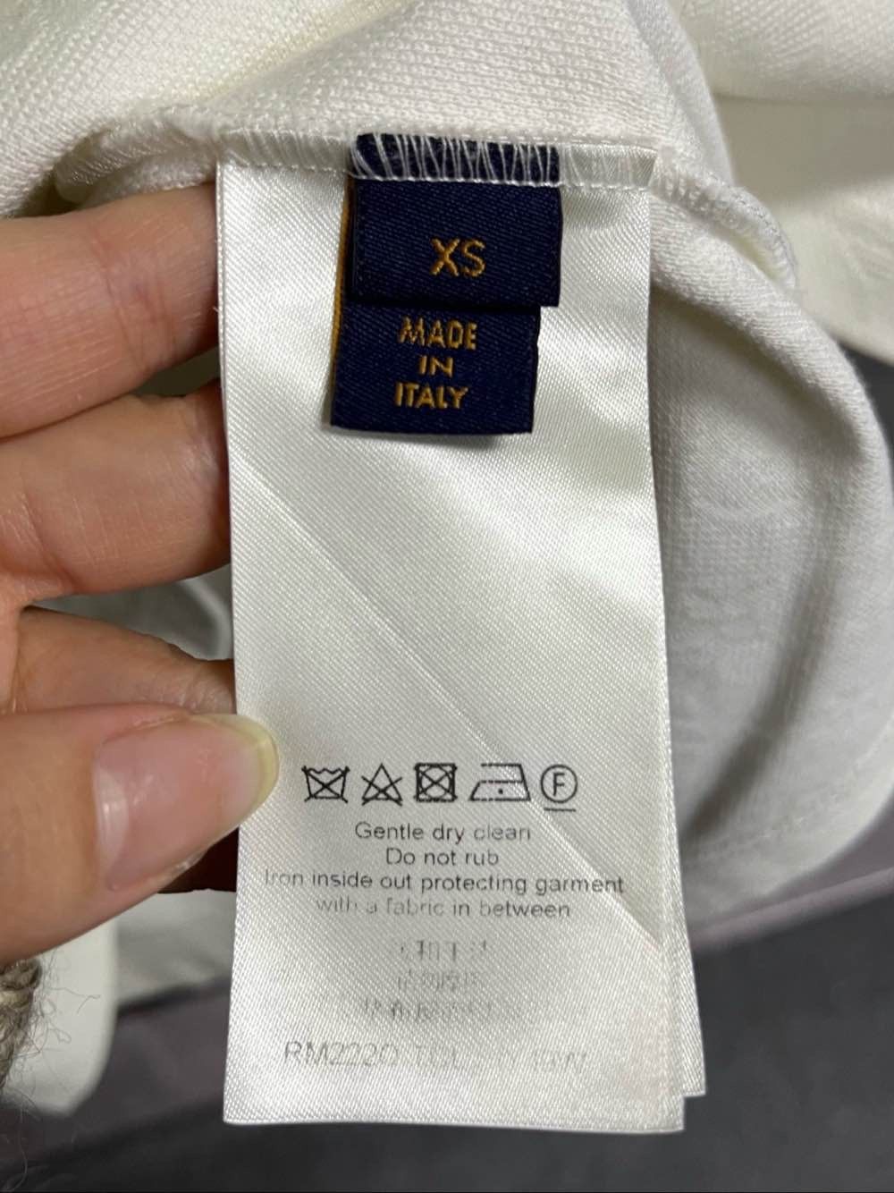 Louis Vuitton Louis Vuitton Monogram Pocket T-Shirt Size XS Size US XS / EU 42 / 0 - 4 Thumbnail