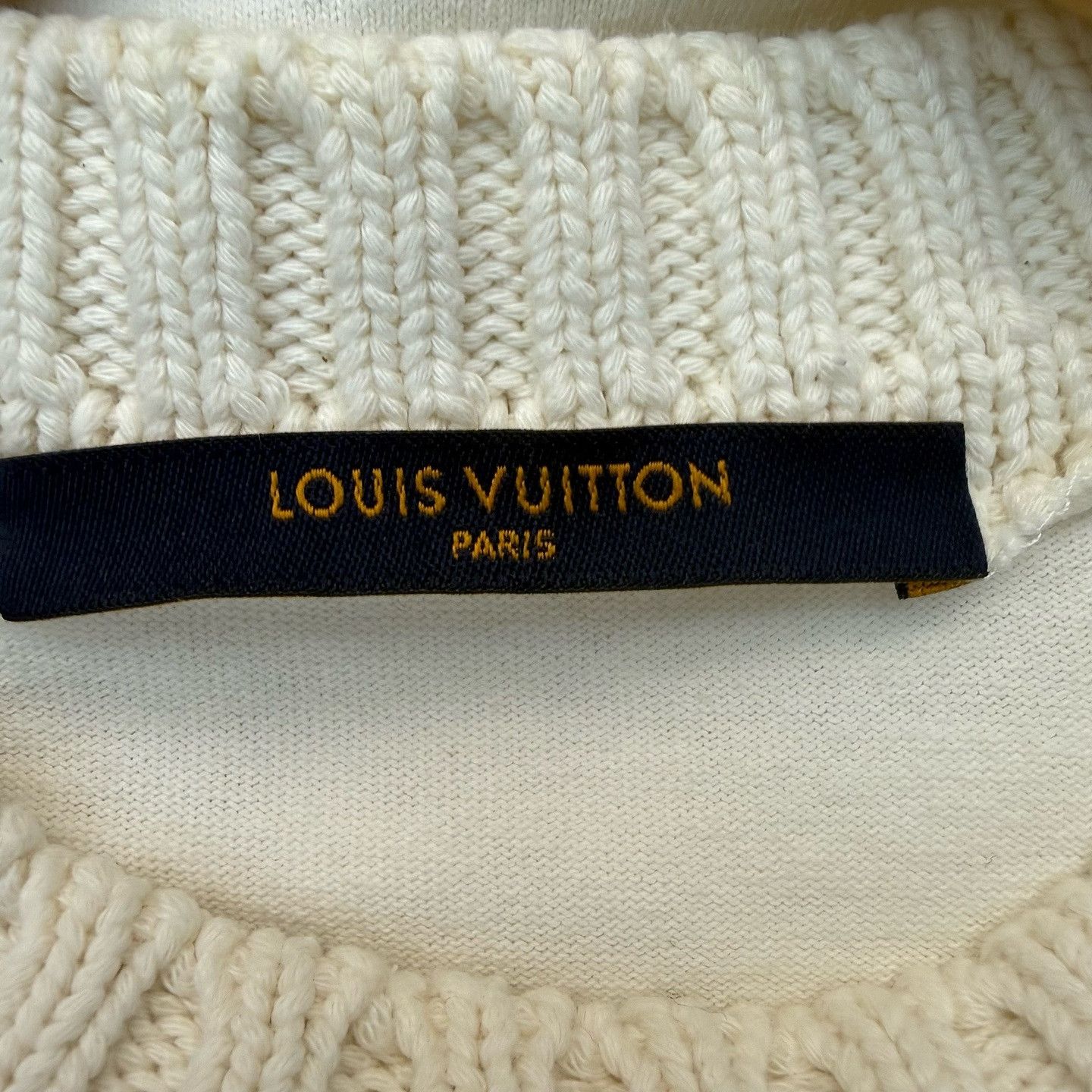Louis Vuitton Louis Vuitton Embroidered Logo T-Shirt Size S Size US S / EU 44-46 / 1 - 3 Thumbnail