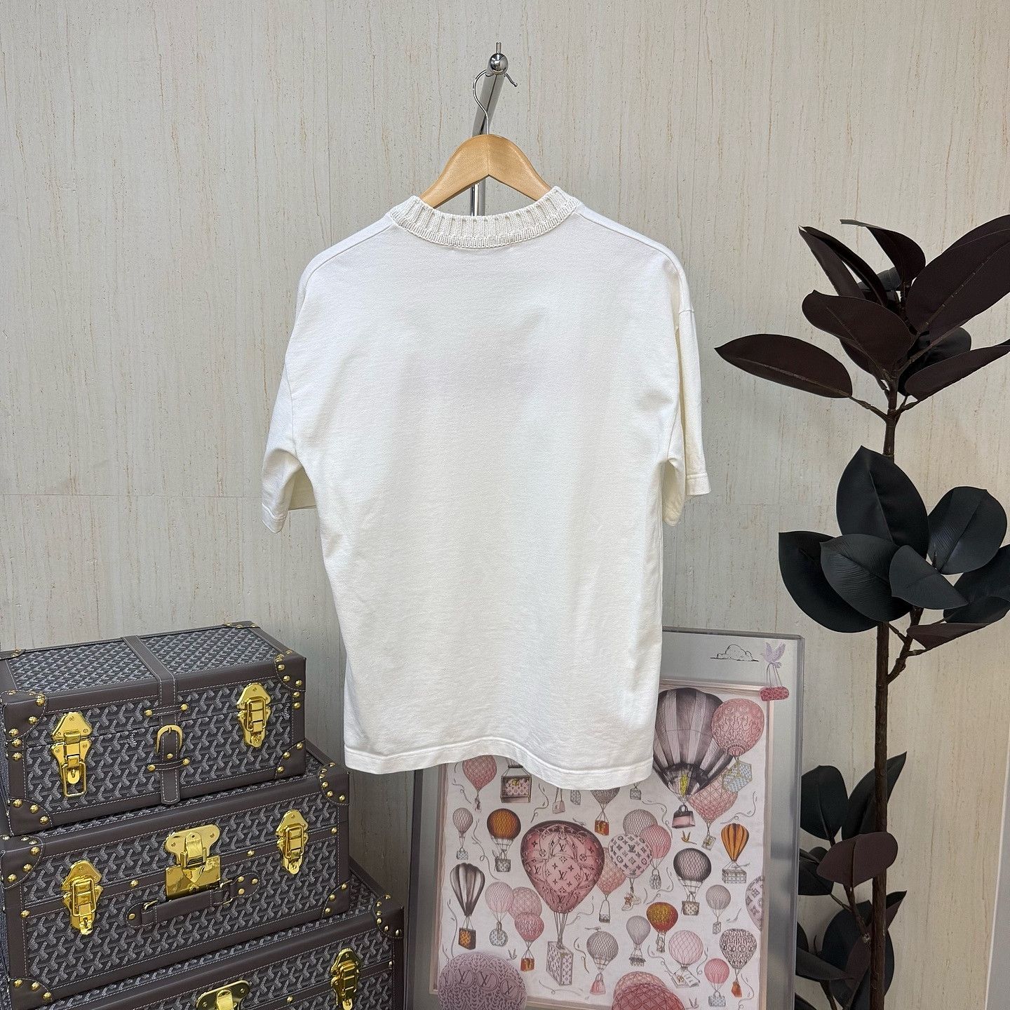 Louis Vuitton Louis Vuitton Embroidered Logo T-Shirt Size S Size US S / EU 44-46 / 1 - 2 Thumbnail