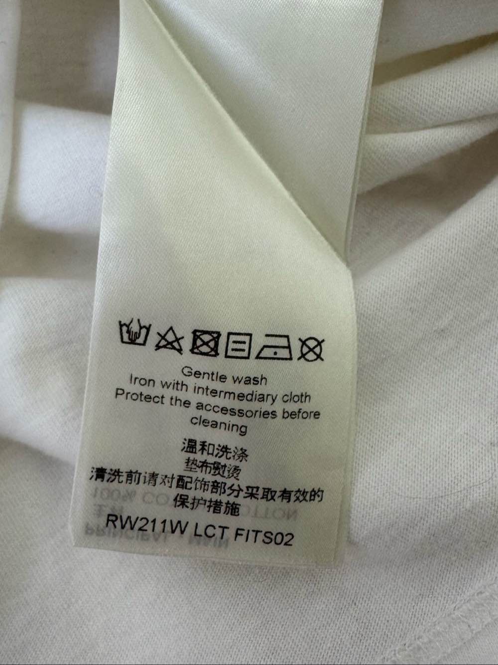 Louis Vuitton Louis Vuitton Chain Detail T-Shirt Size M Size M / US 6-8 / IT 42-44 - 4 Thumbnail