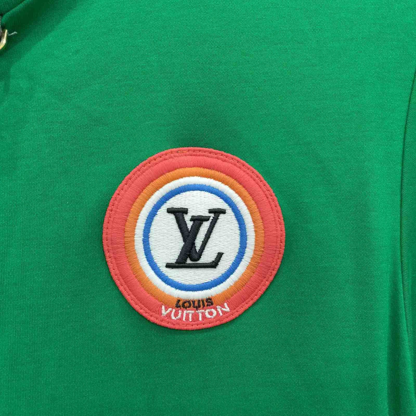 Louis Vuitton Louis Vuitton Chain Logo Patch T-Shirt Size XS Size XS / US 0-2 / IT 36-38 - 5 Thumbnail