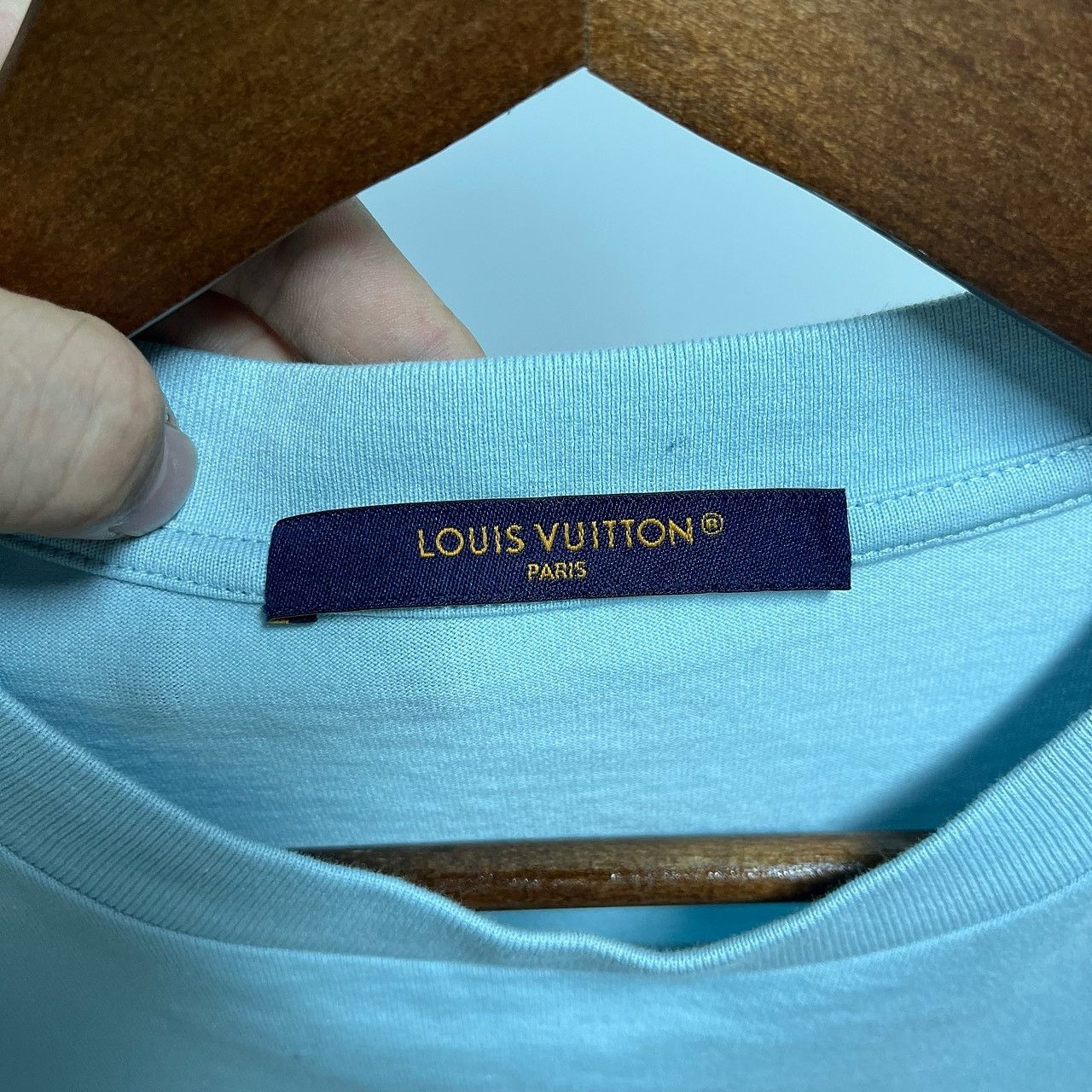 Louis Vuitton Louis Vuitton Monogram Gradient T-Shirt Size XS Size US XS / EU 42 / 0 - 3 Thumbnail