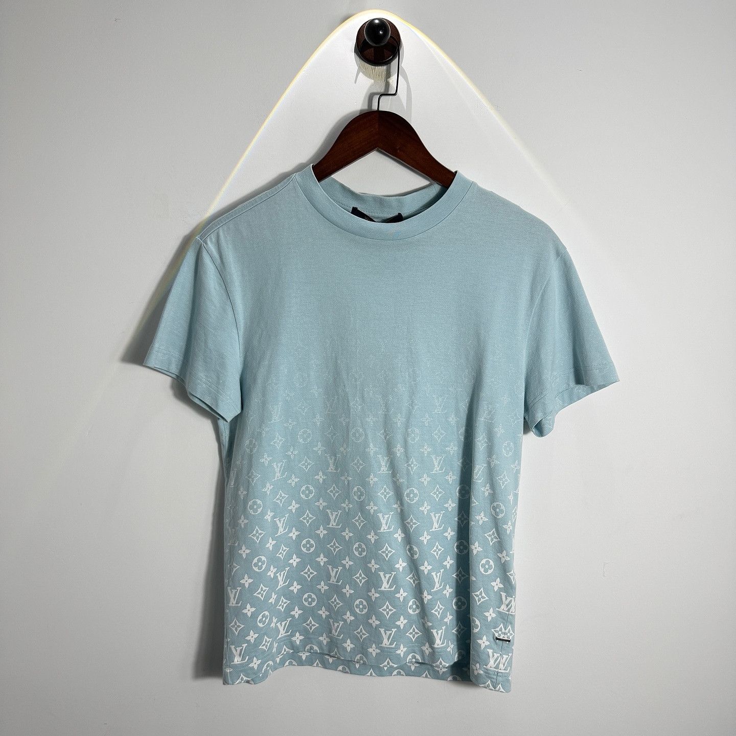 Louis Vuitton Louis Vuitton Monogram Gradient T-Shirt Size XS Size US XS / EU 42 / 0 - 6 Thumbnail