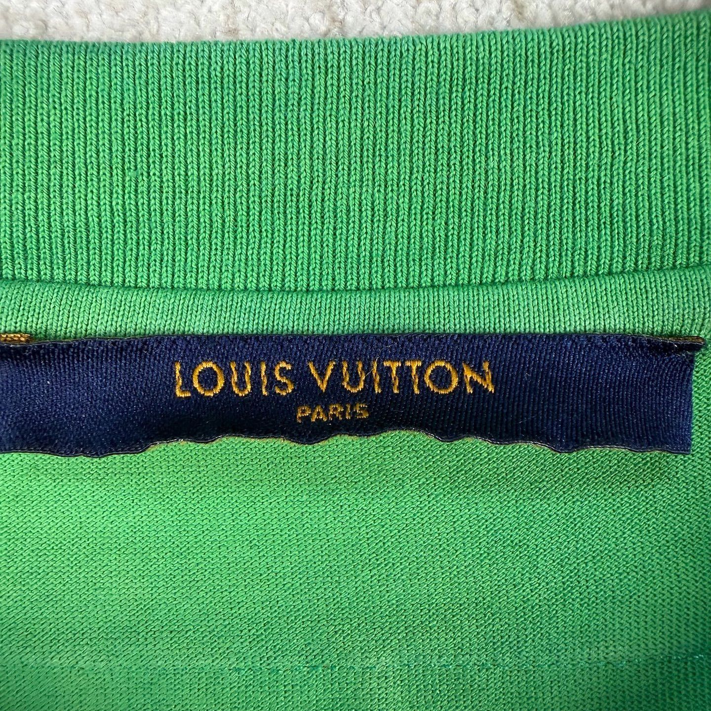 Louis Vuitton Louis Vuitton Embossed Logo T-Shirt Size XL Size US XL / EU 56 / 4 - 3 Thumbnail