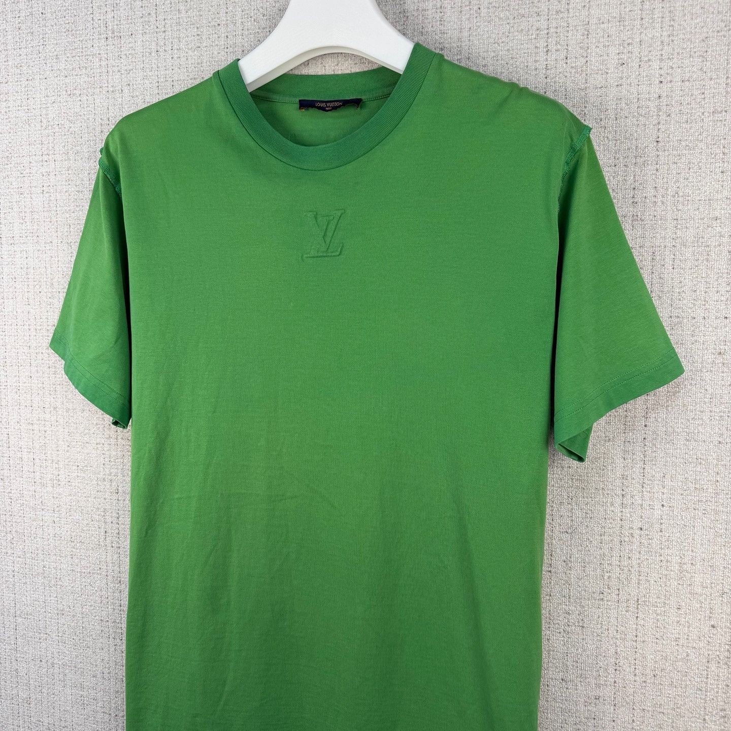 Louis Vuitton Louis Vuitton Embossed Logo T-Shirt Size XL Size US XL / EU 56 / 4 - 6 Thumbnail