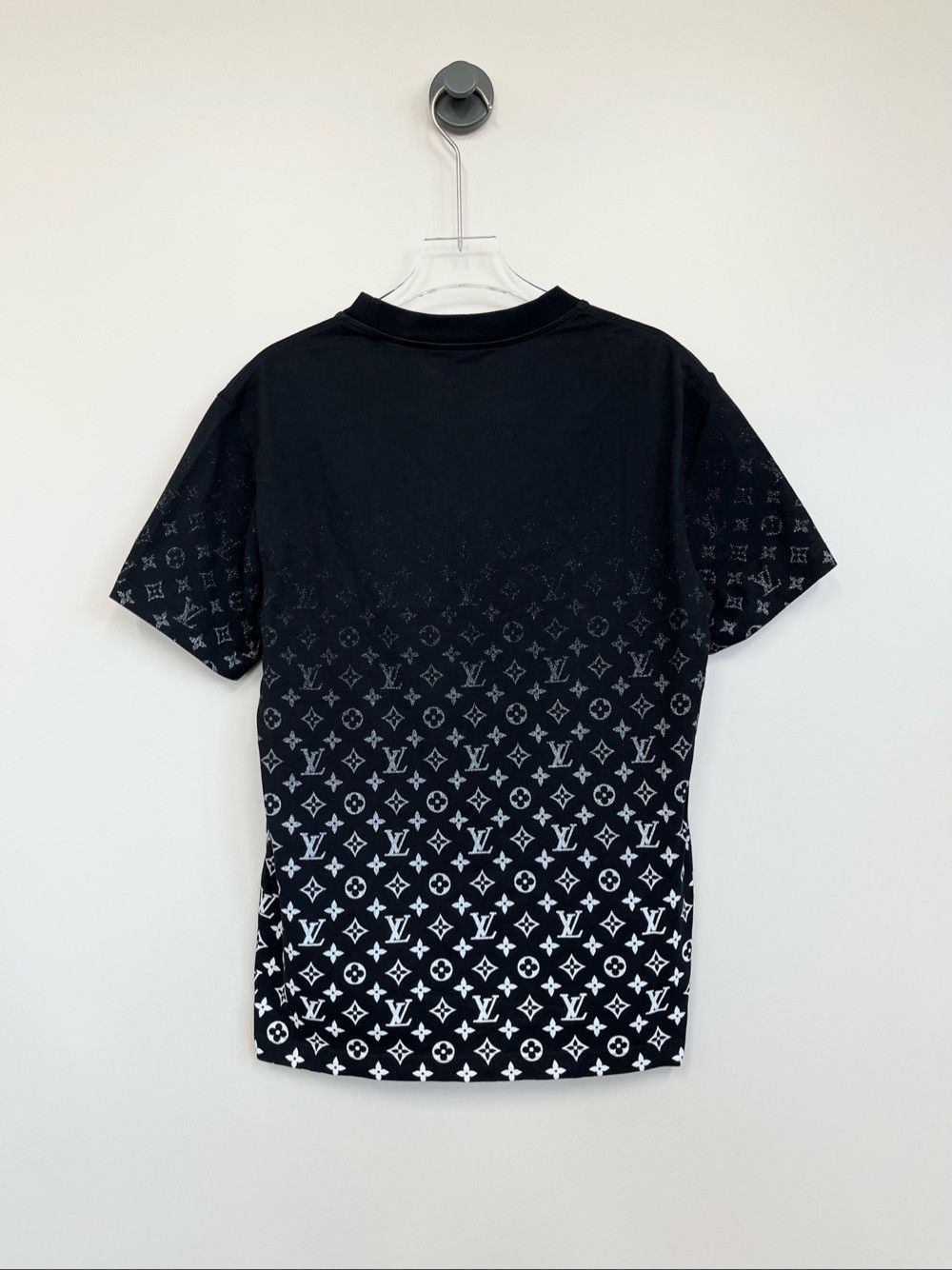 Louis Vuitton Louis Vuitton Gradient Monogram T-Shirt Size S Size US S / EU 44-46 / 1 - 2 Thumbnail