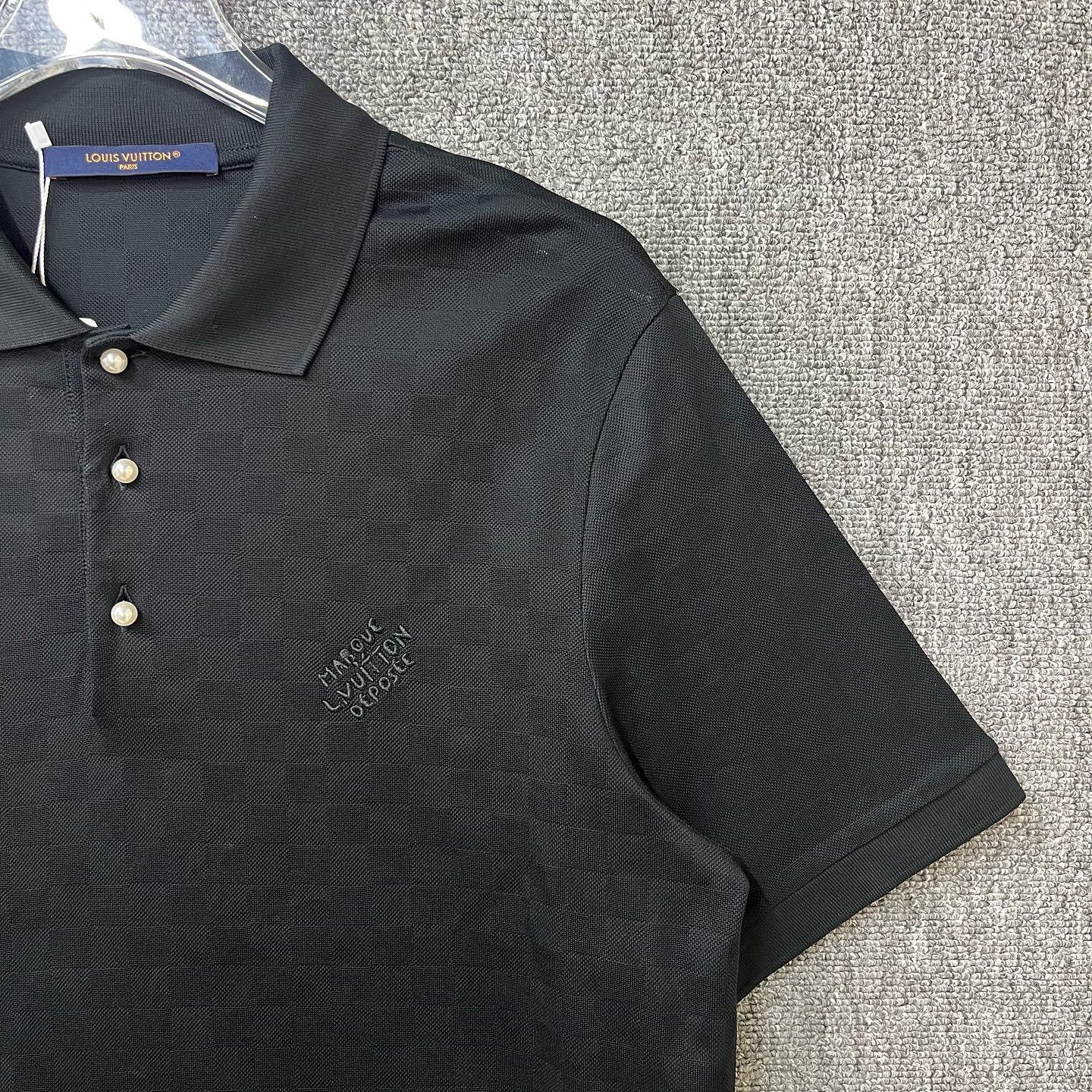 Louis Vuitton Louis Vuitton Damier Pattern Polo Shirt Size XL Size US XL / EU 56 / 4 - 6 Thumbnail