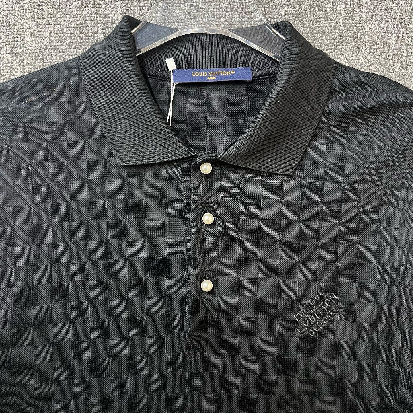 Louis Vuitton Louis Vuitton Damier Pattern Polo Shirt Size XL Size US XL / EU 56 / 4 - 3 Thumbnail
