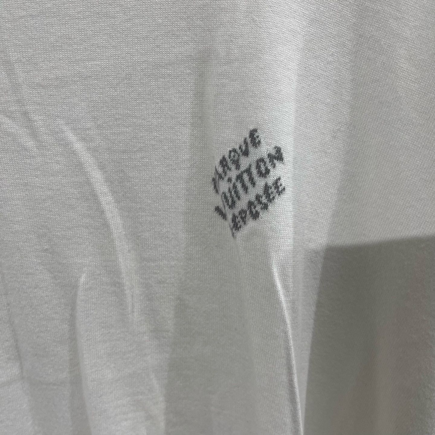 Louis Vuitton Louis Vuitton Logo Print T-Shirt Size XL Size US XL / EU 56 / 4 - 7 Thumbnail