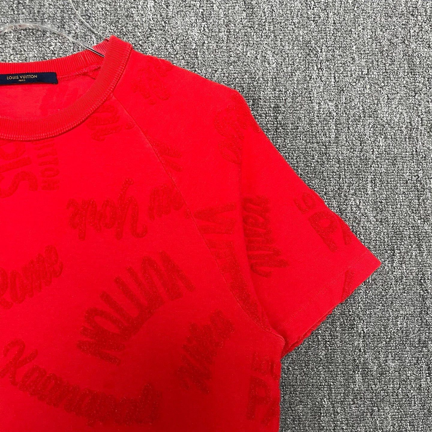 Louis Vuitton Louis Vuitton Flocked Logo City Print T-Shirt Size M Size US M / EU 48-50 / 2 - 6 Thumbnail
