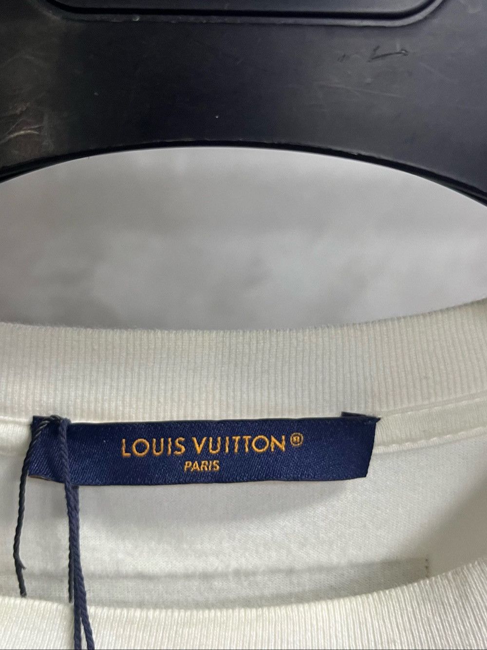 Louis Vuitton Louis Vuitton Graphic Print T-Shirt Size L Size US L / EU 52-54 / 3 - 3 Thumbnail