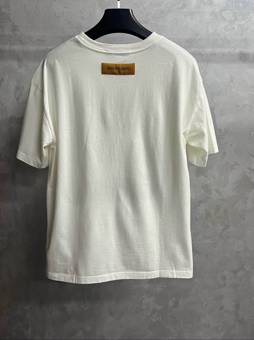 Louis Vuitton Louis Vuitton Graphic Print T-Shirt Size L Size US L / EU 52-54 / 3 - 2 Thumbnail