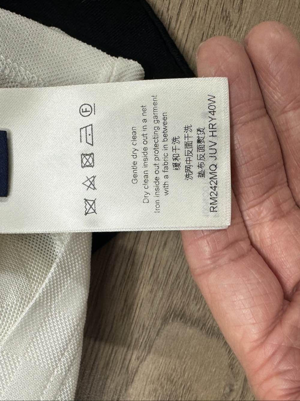 Louis Vuitton Louis Vuitton Embroidered Logo T-Shirt Size XXL Size US XXL / EU 58 / 5 - 4 Thumbnail