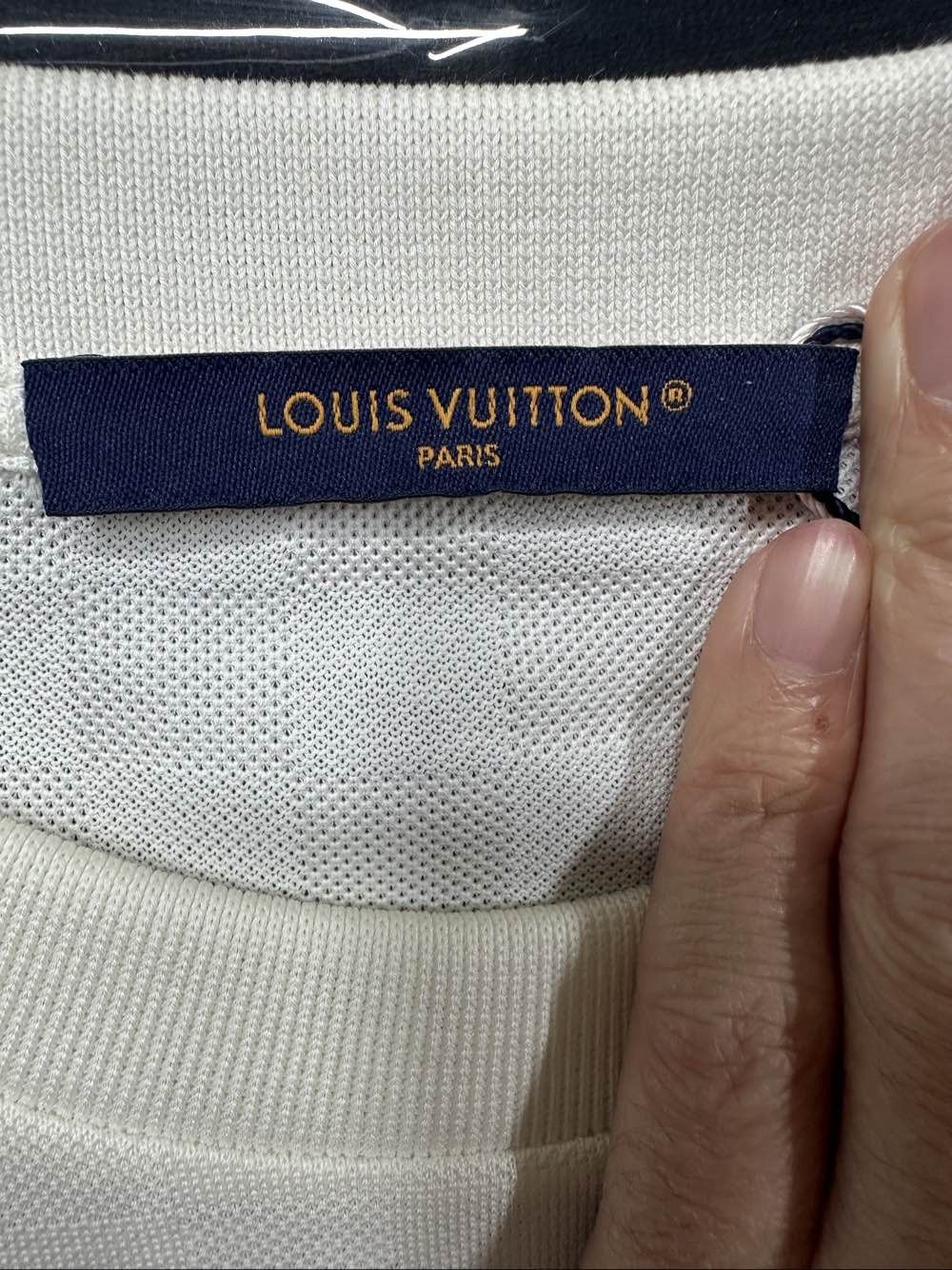 Louis Vuitton Louis Vuitton Embroidered Logo T-Shirt Size XXL Size US XXL / EU 58 / 5 - 3 Thumbnail