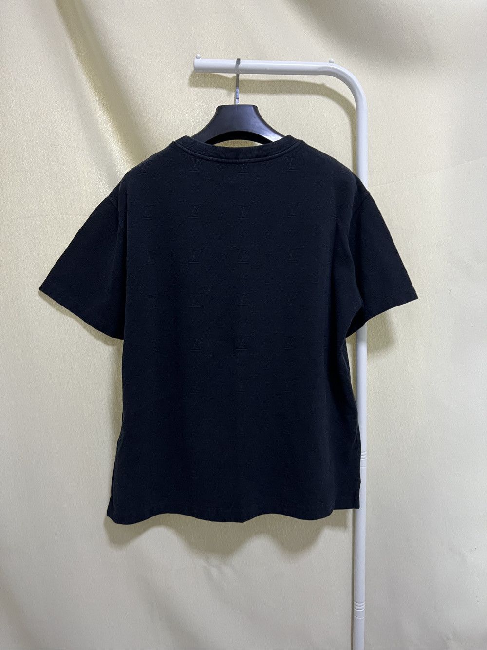 Louis Vuitton Louis Vuitton Monogram Embossed Pocket T-Shirt Size XL Size US XL / EU 56 / 4 - 2 Thumbnail