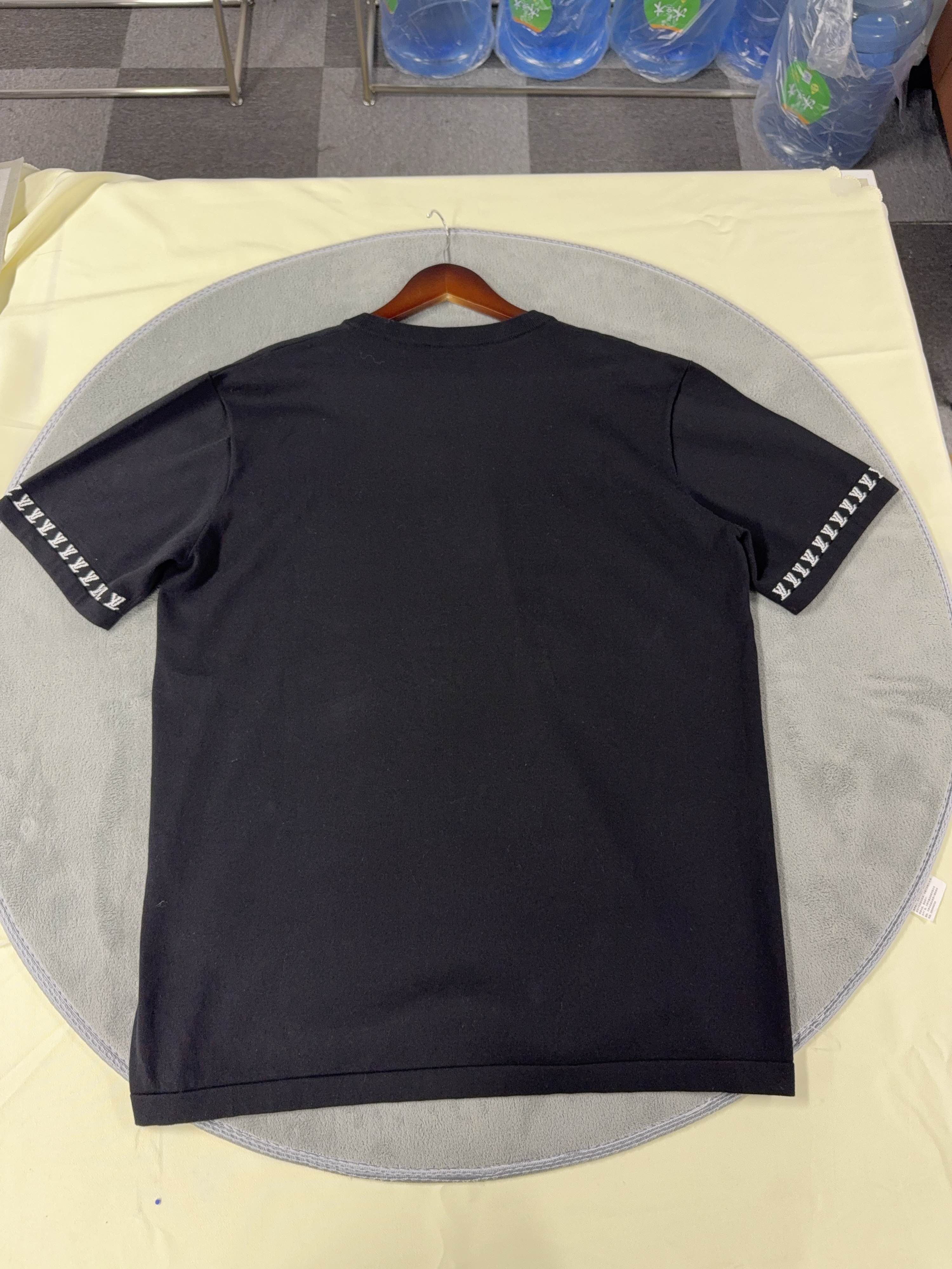 Louis Vuitton Louis Vuitton Logo Print T-Shirt Size XXL Size US XXL / EU 58 / 5 - 2 Thumbnail
